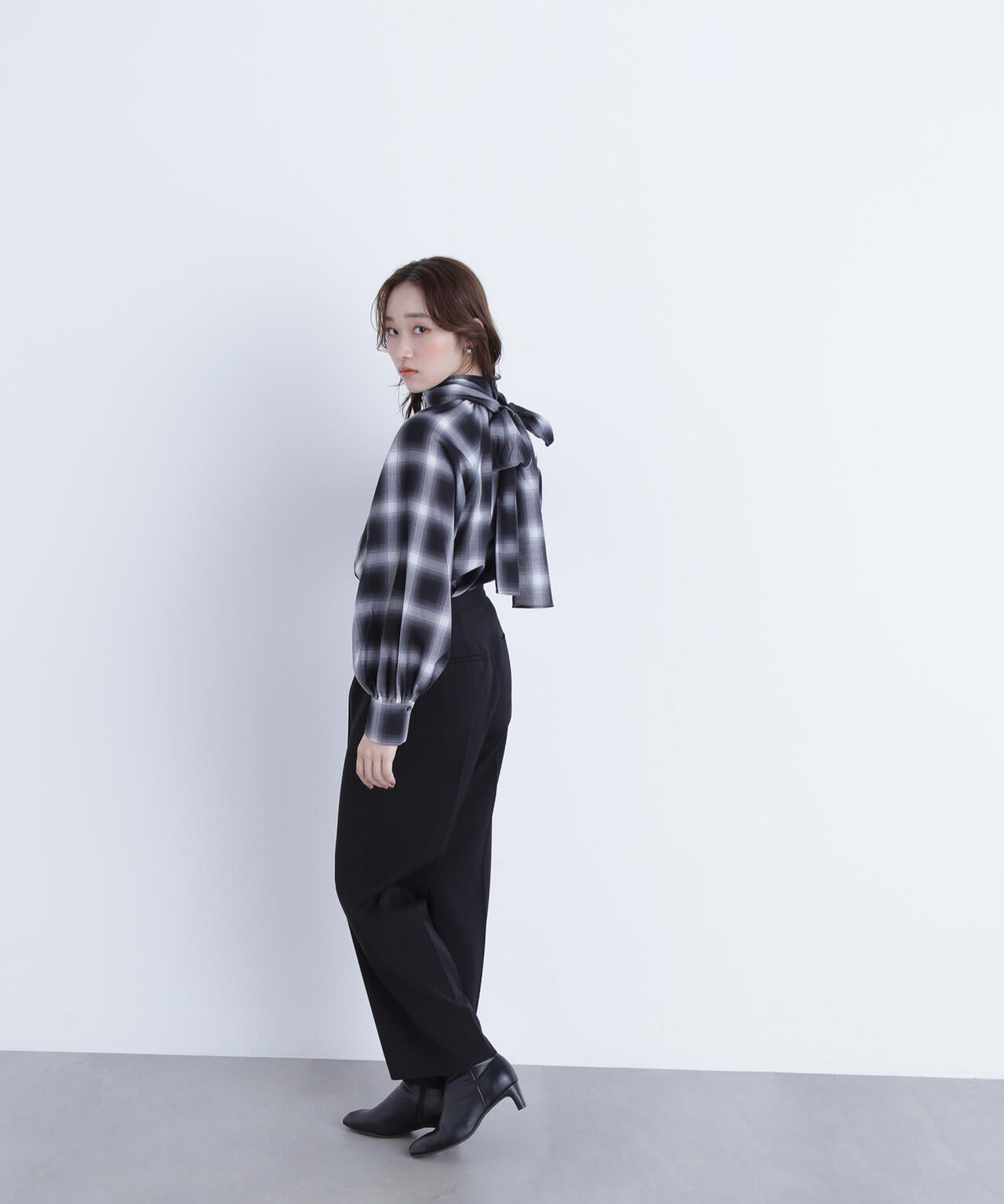チェックボウタイブラウス