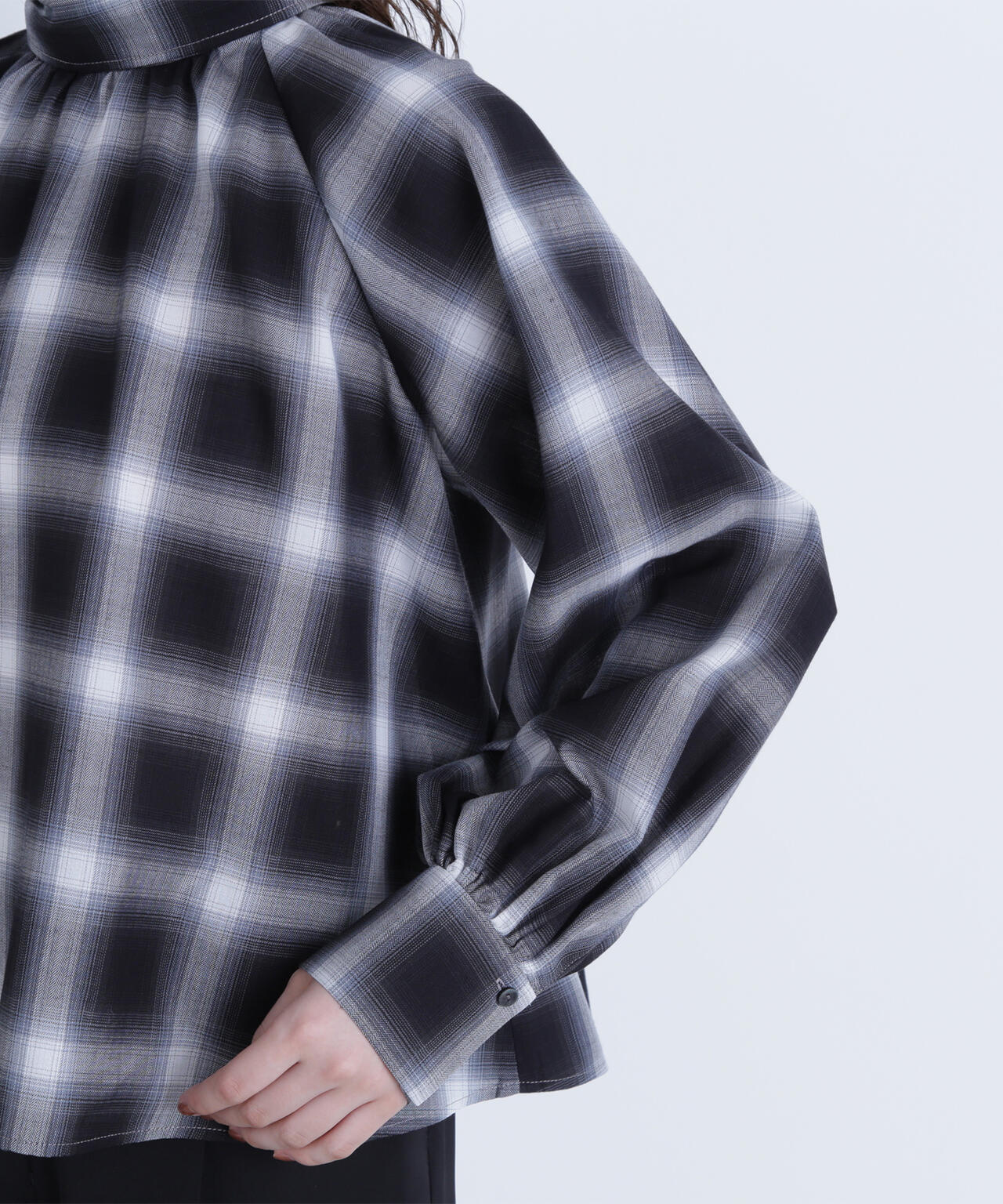 チェックボウタイブラウス