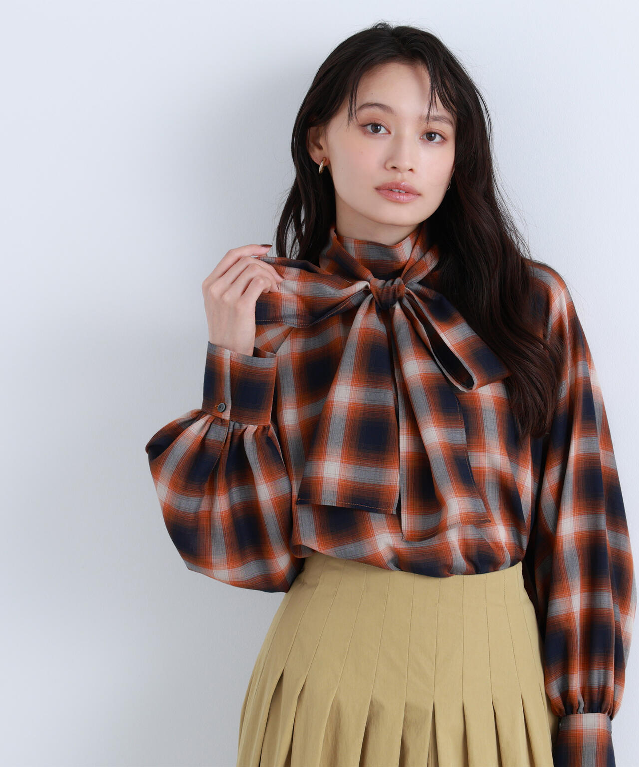 チェックボウタイブラウス