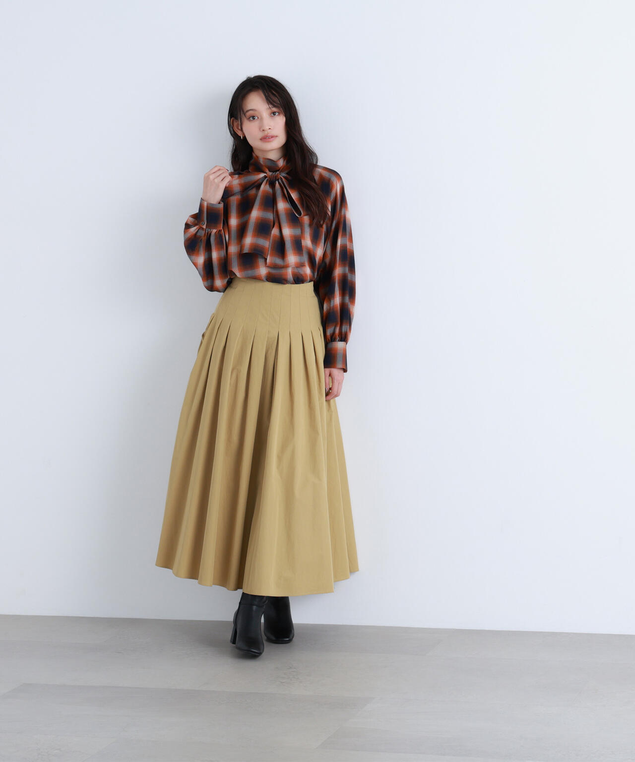 チェックボウタイブラウス