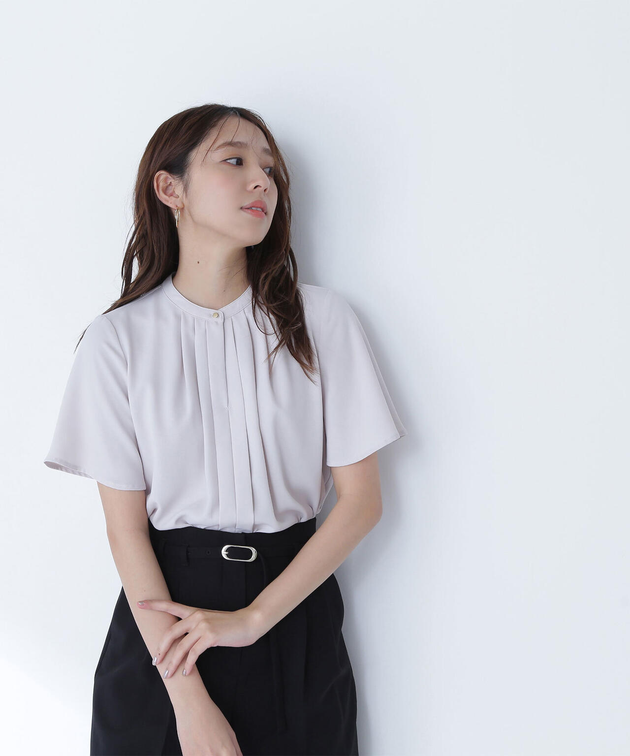 フロントタックフレアスリーブブラウス