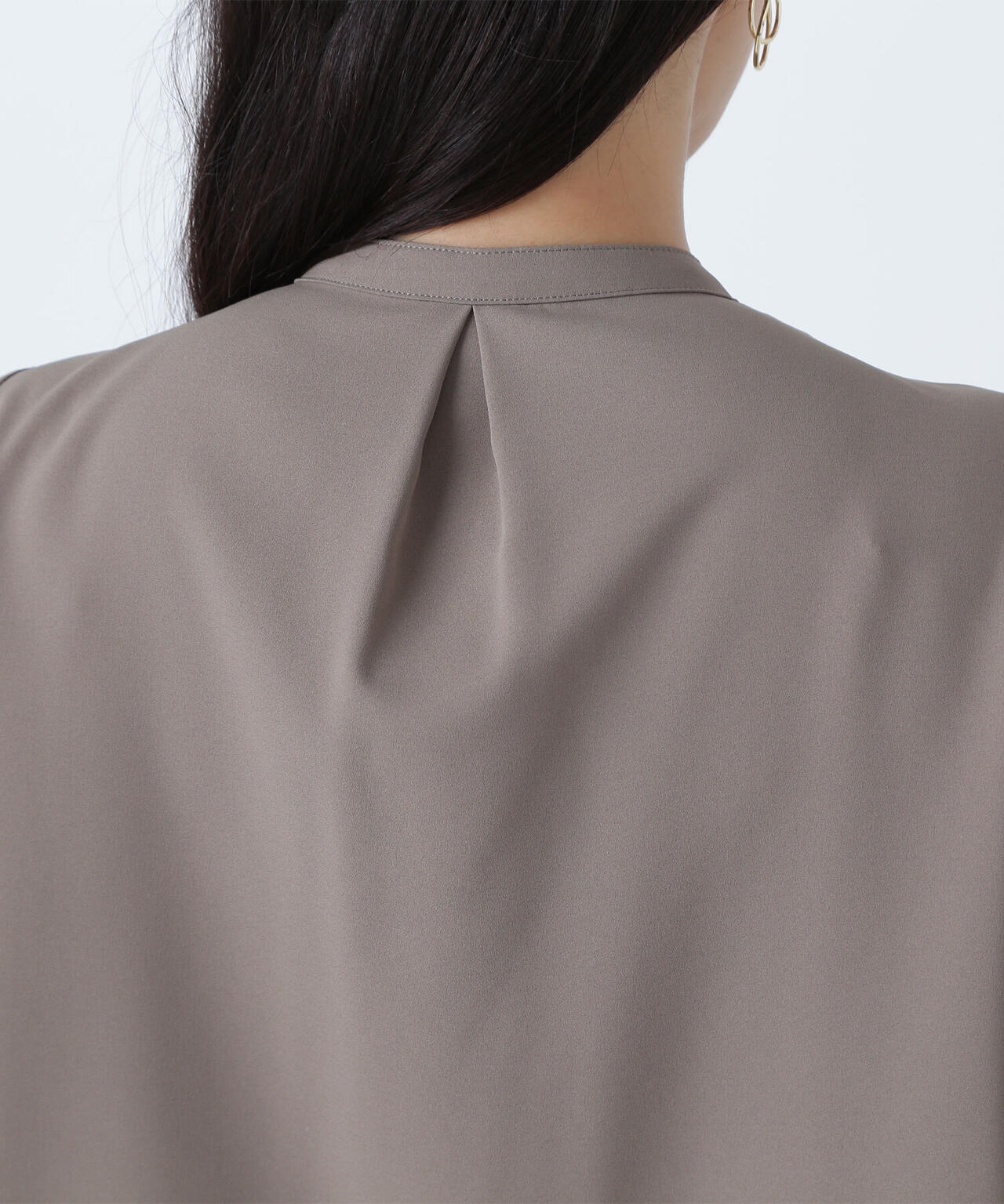 フロントタックフレアスリーブブラウス