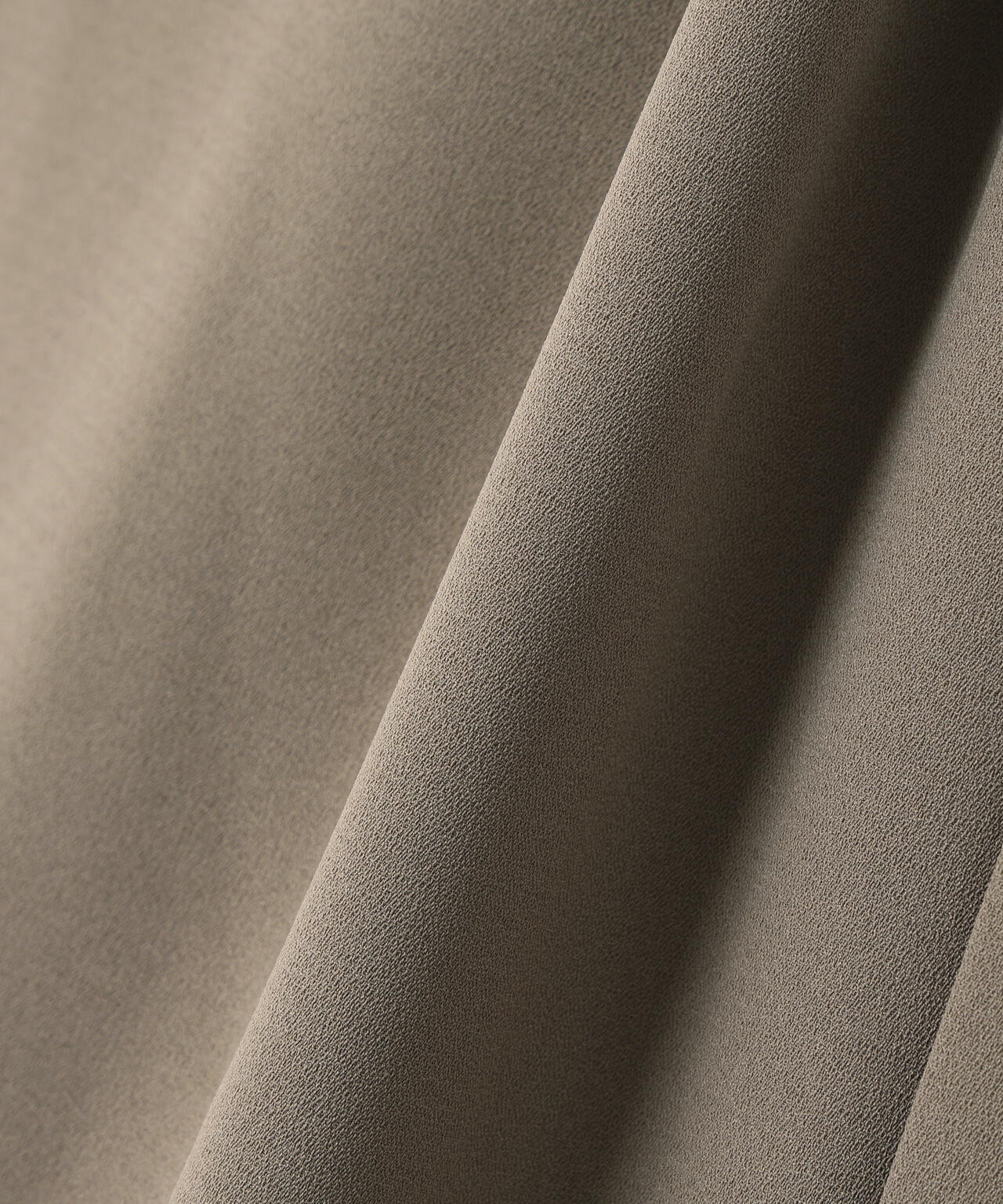 フロントタックフレアスリーブブラウス