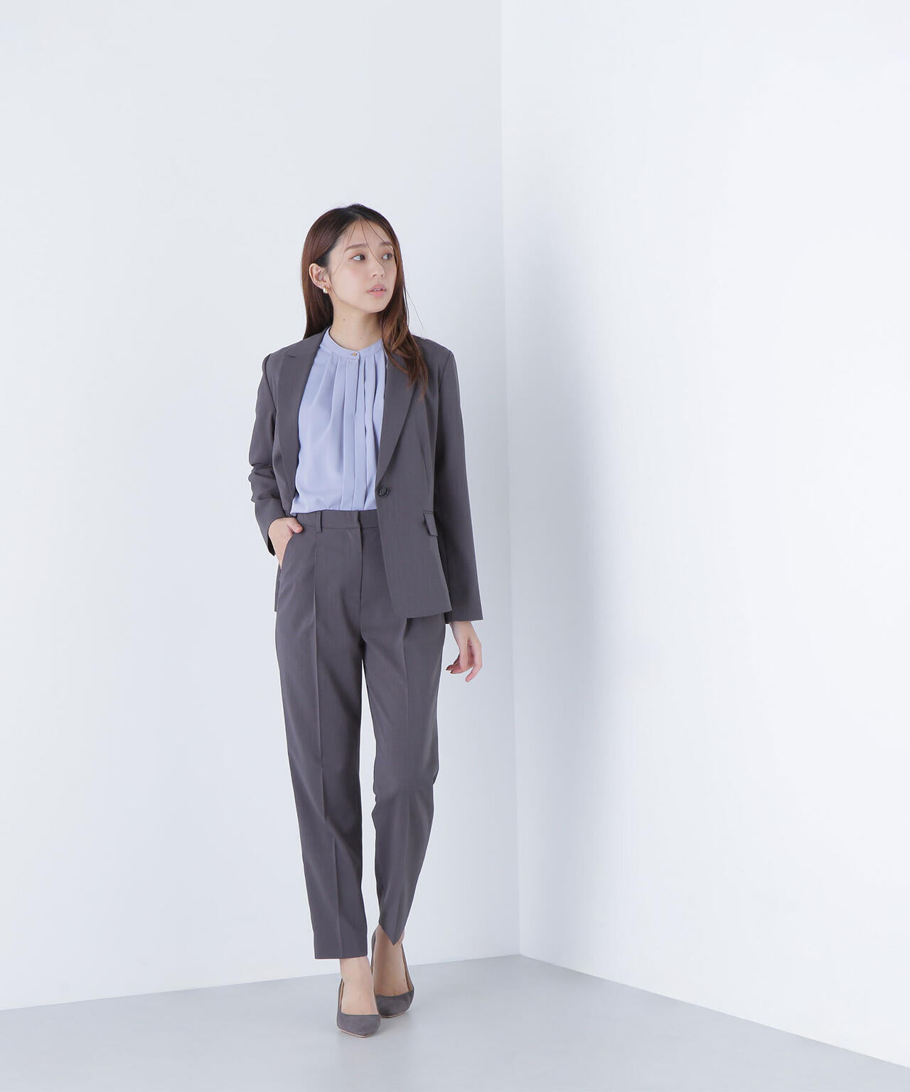 フロントタックフレアスリーブブラウス