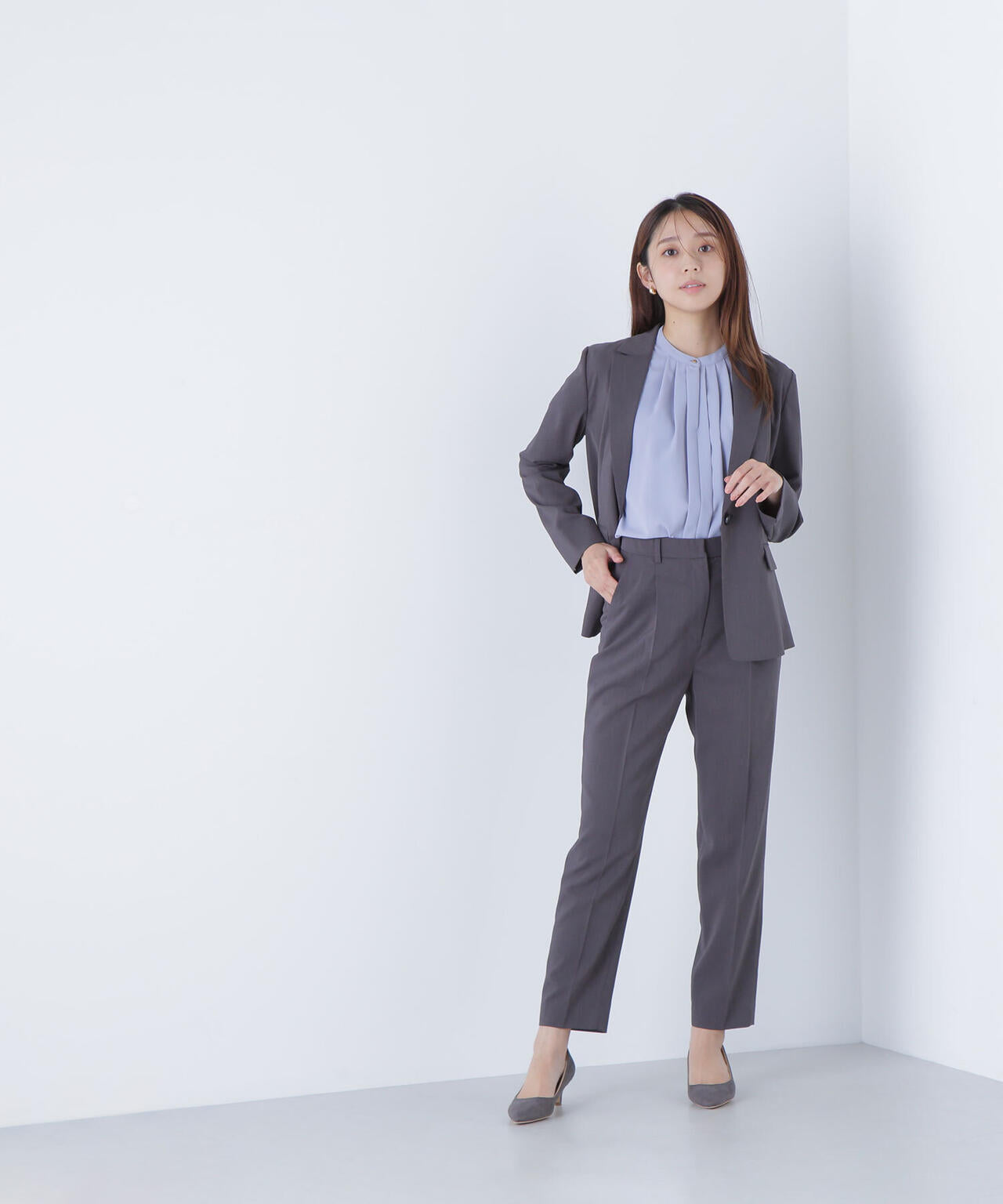 フロントタックフレアスリーブブラウス