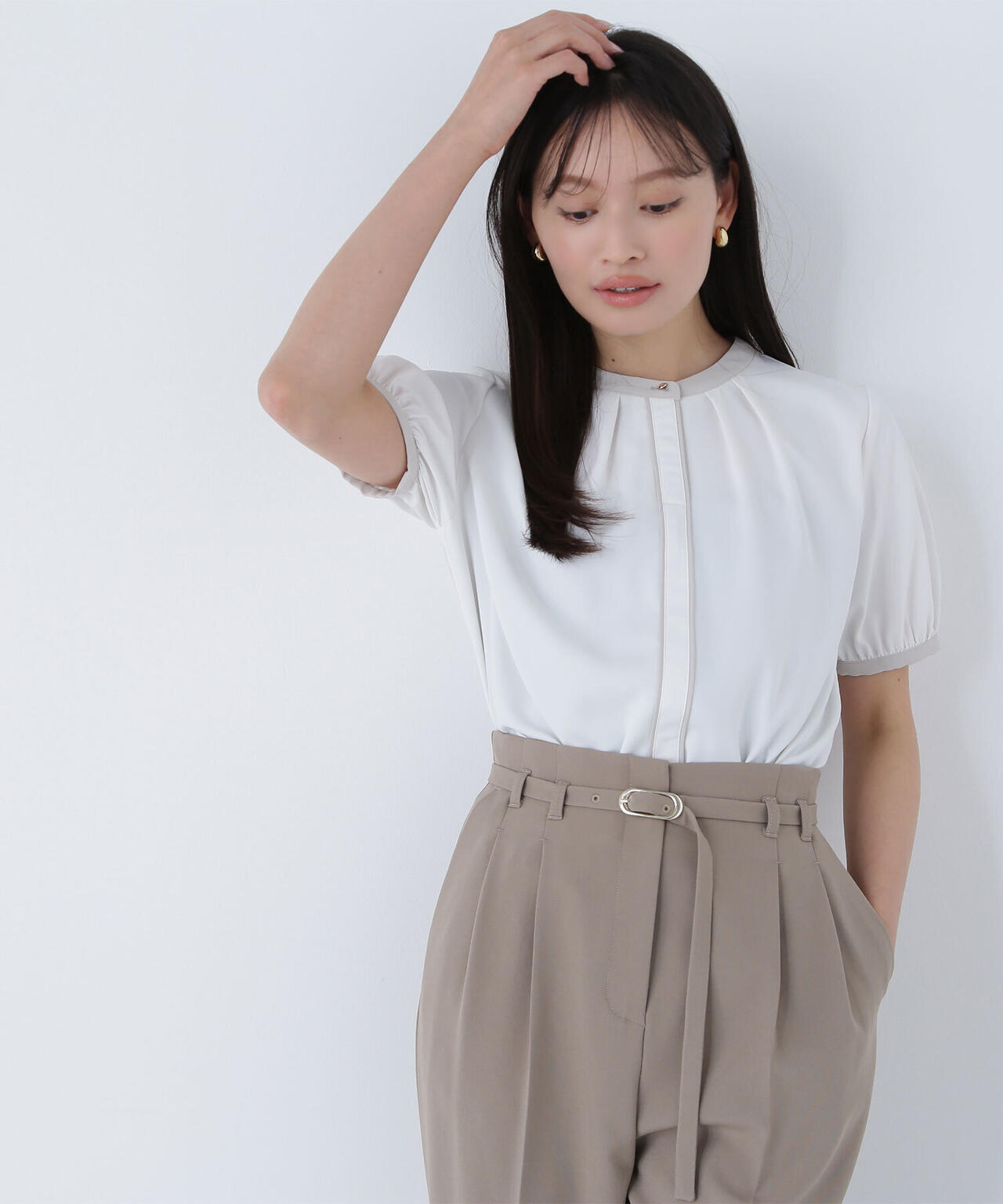 バイカラートリミングブラウス