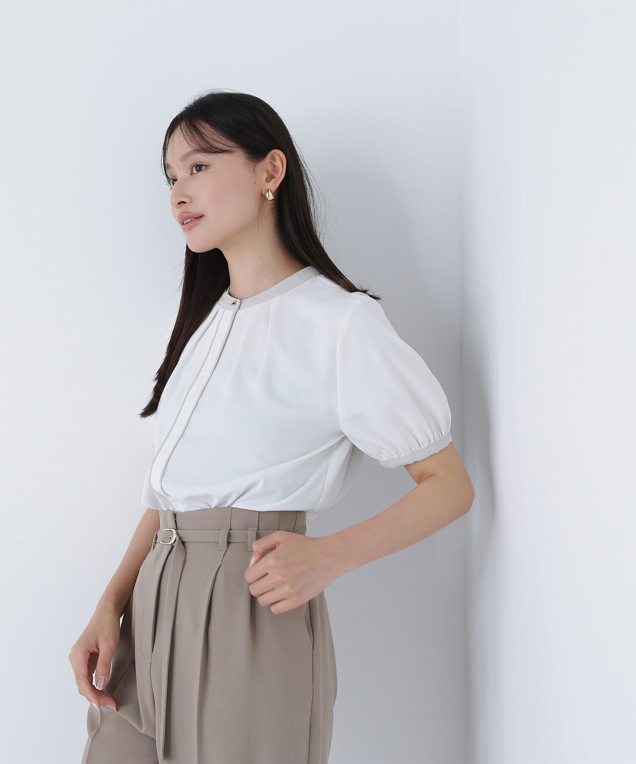 バイカラートリミングブラウス