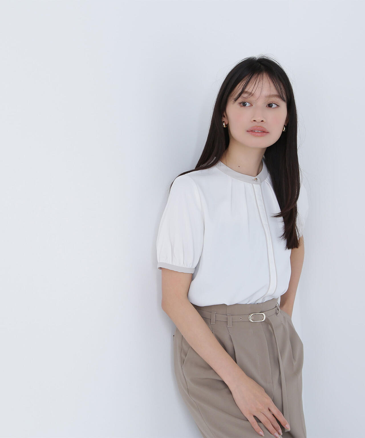 バイカラートリミングブラウス