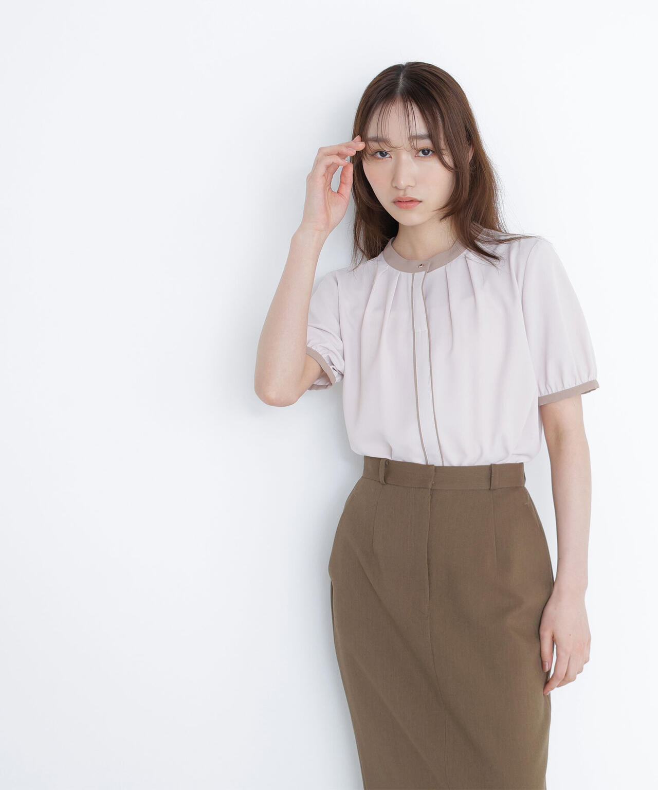 バイカラートリミングブラウス