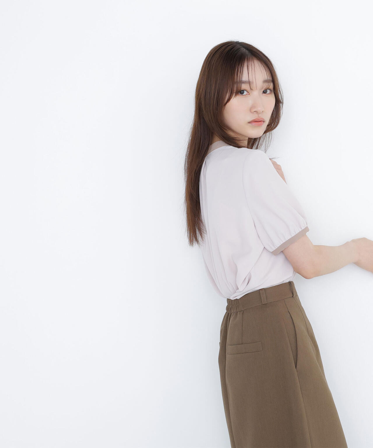 バイカラートリミングブラウス