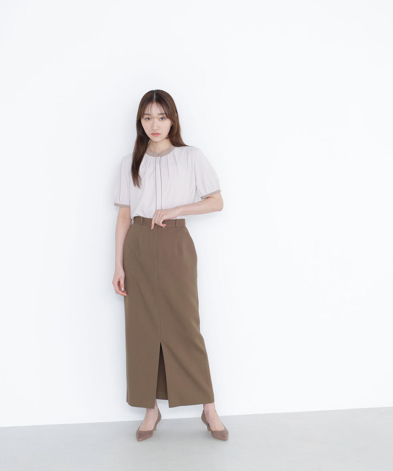 バイカラートリミングブラウス