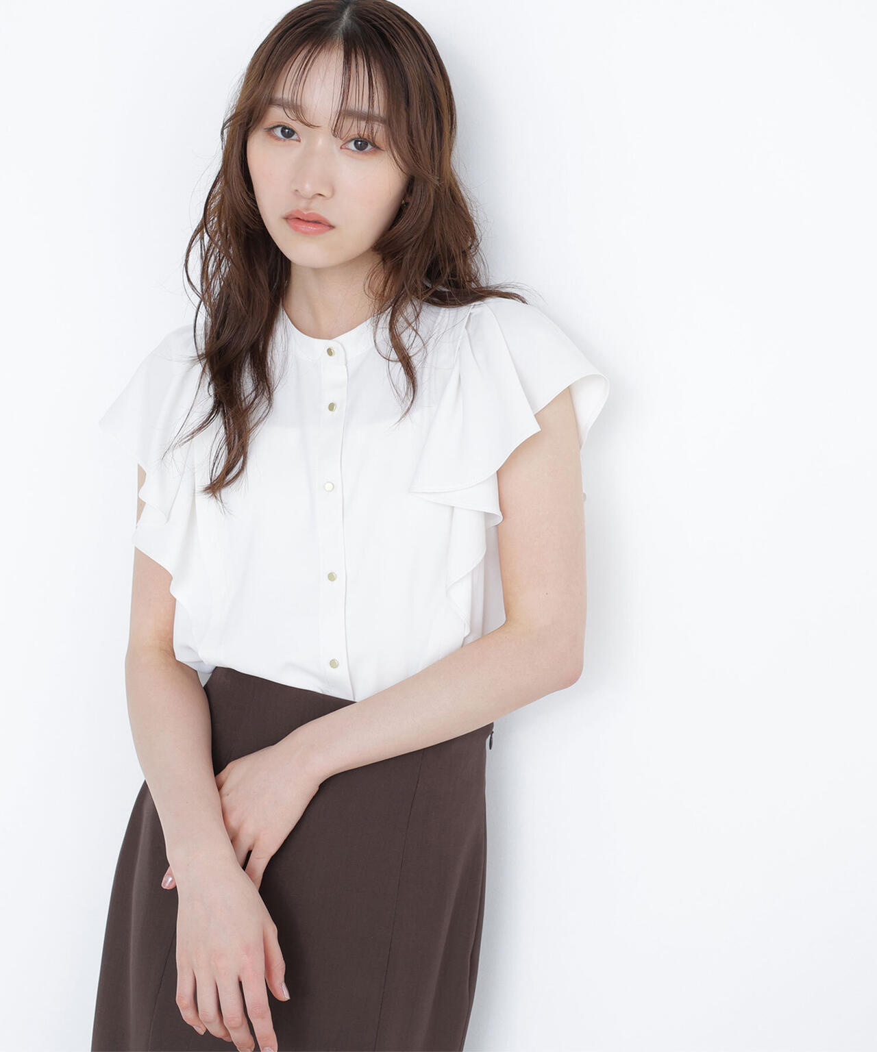 メタルボタンフリルスリーブブラウス