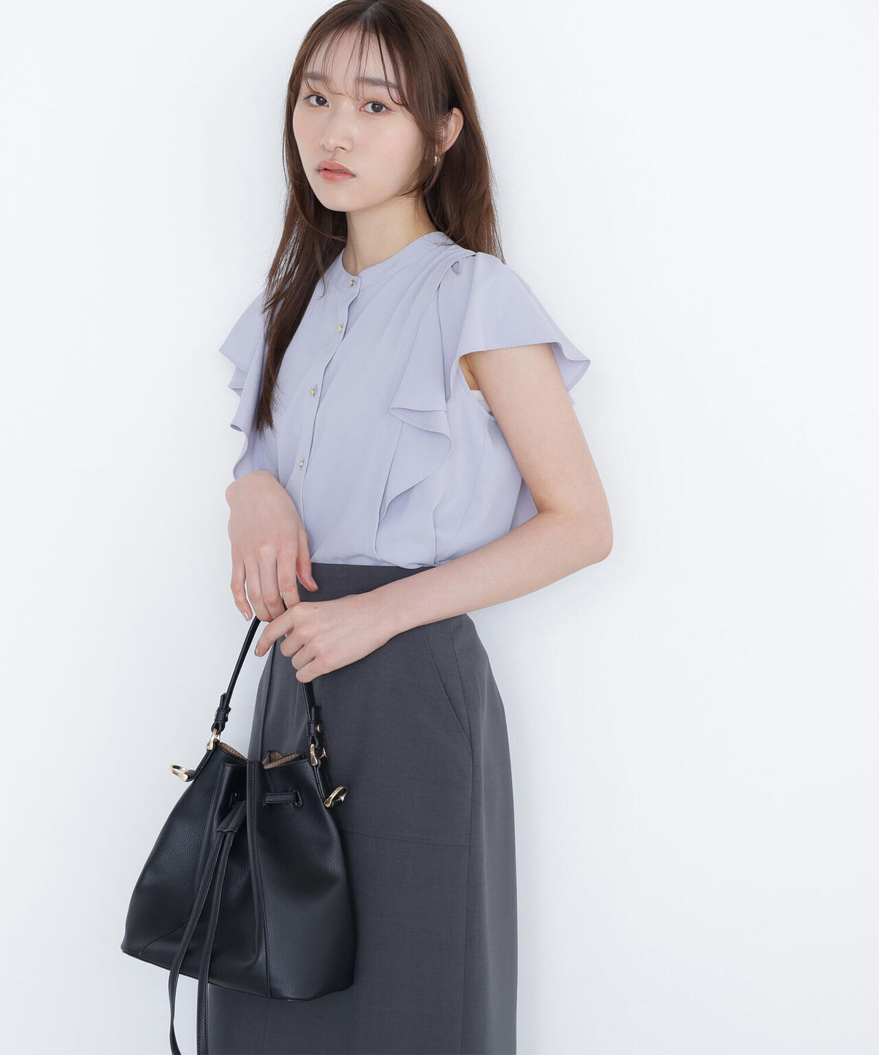 メタルボタンフリルスリーブブラウス