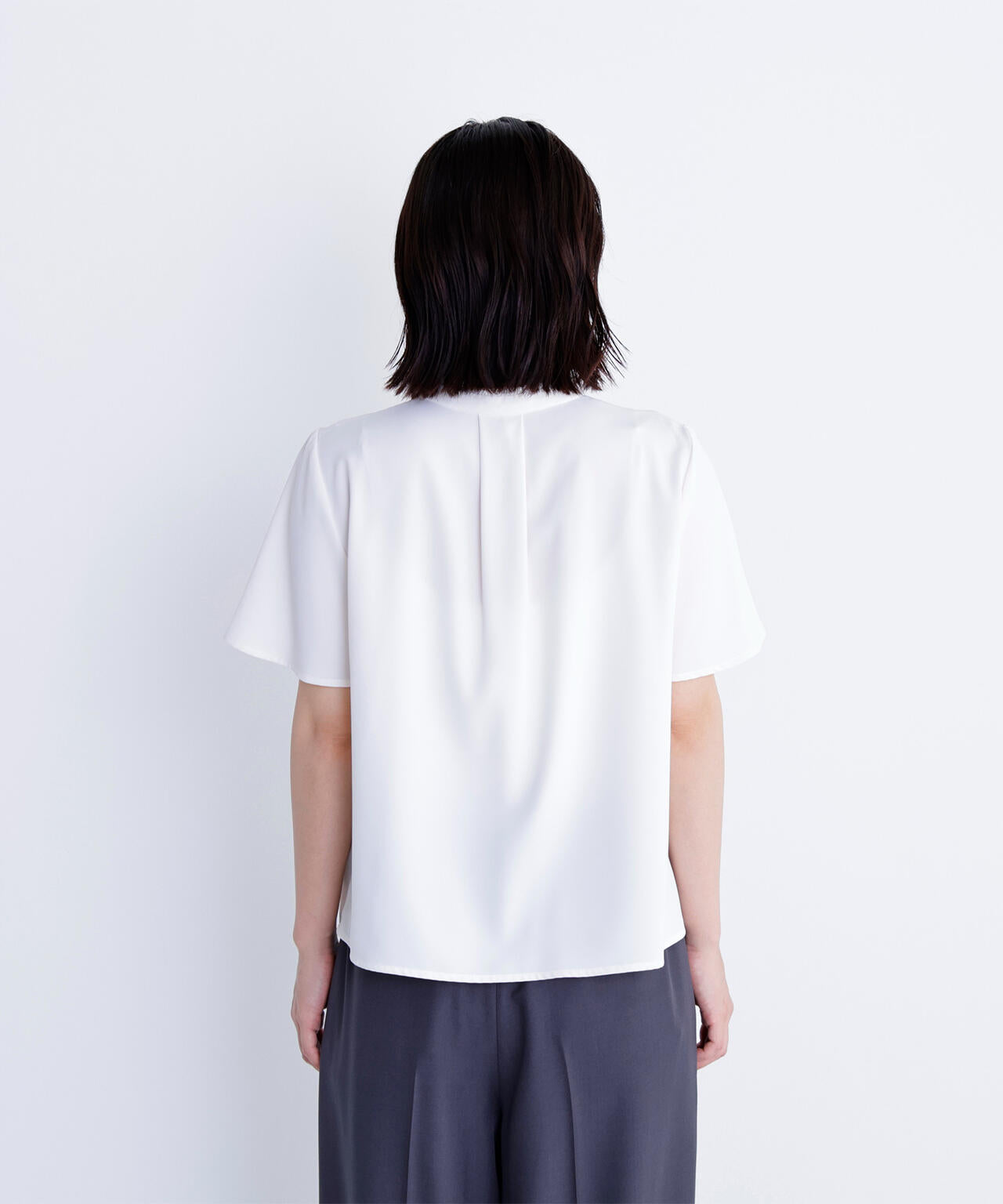 フリルネックナローボウタイブラウス