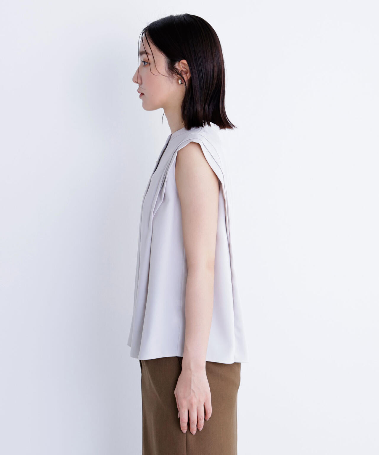 デザインショルダーブラウス