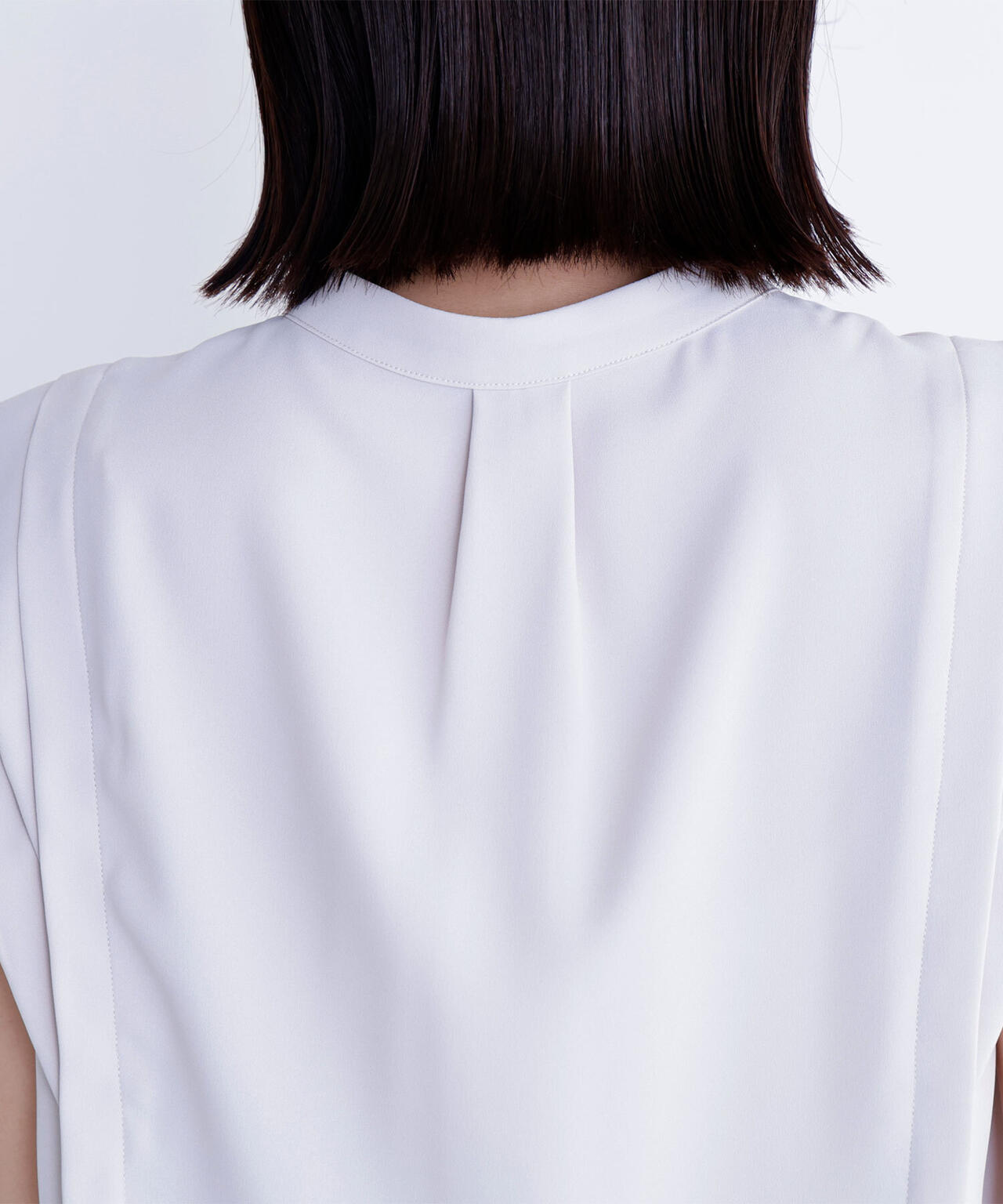 デザインショルダーブラウス