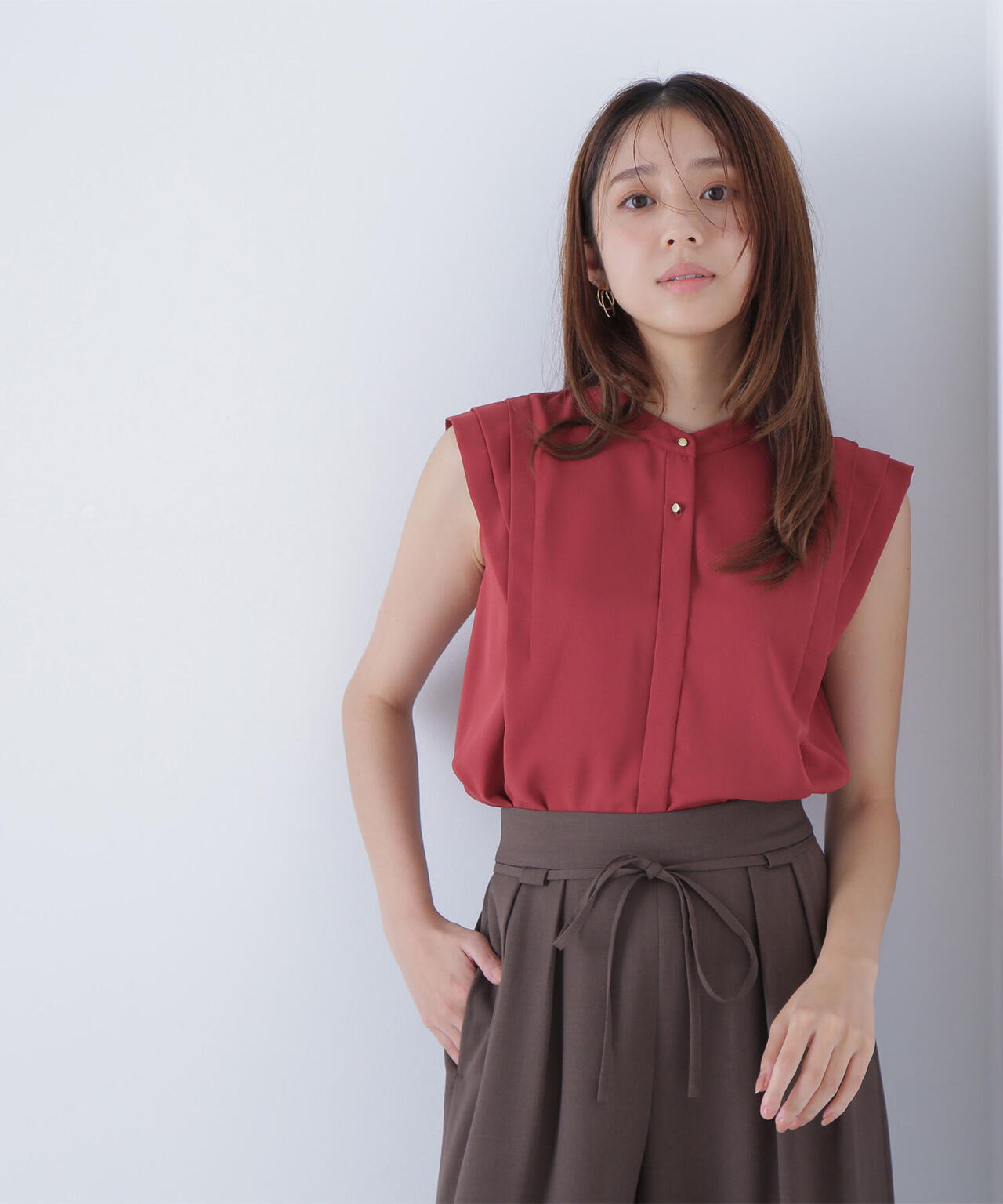 デザインショルダーブラウス