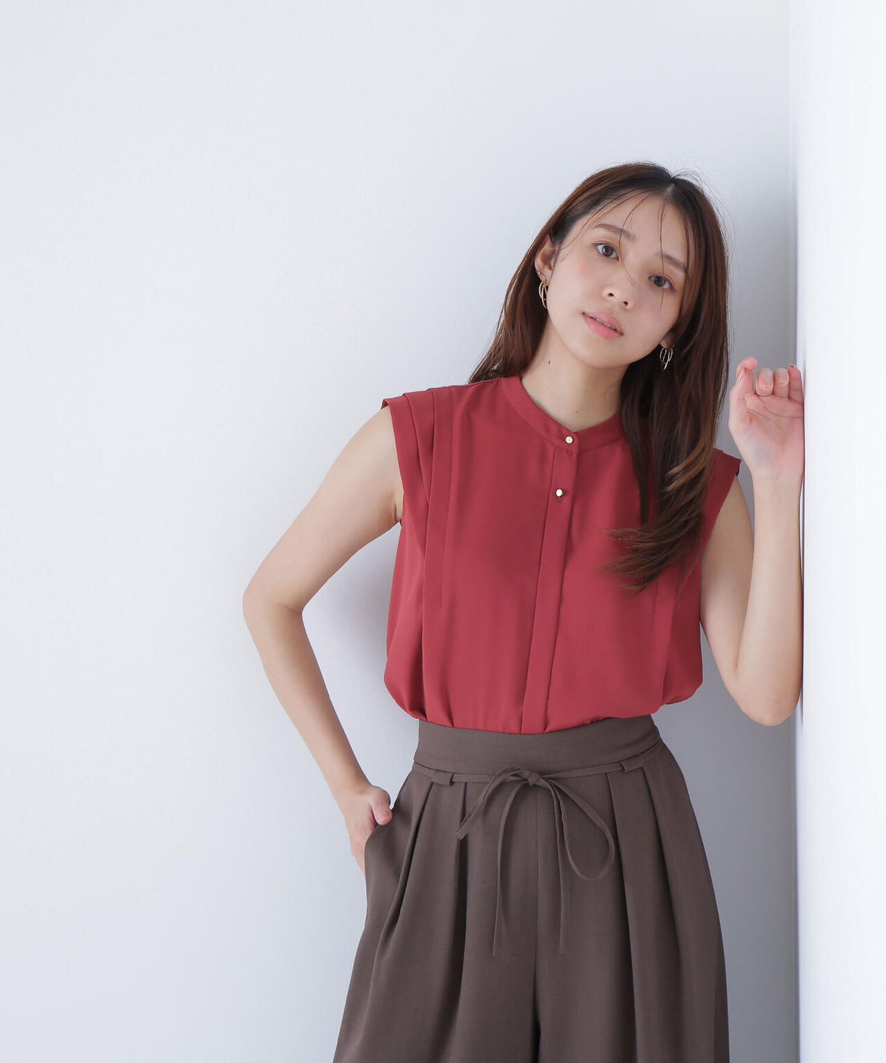 デザインショルダーブラウス