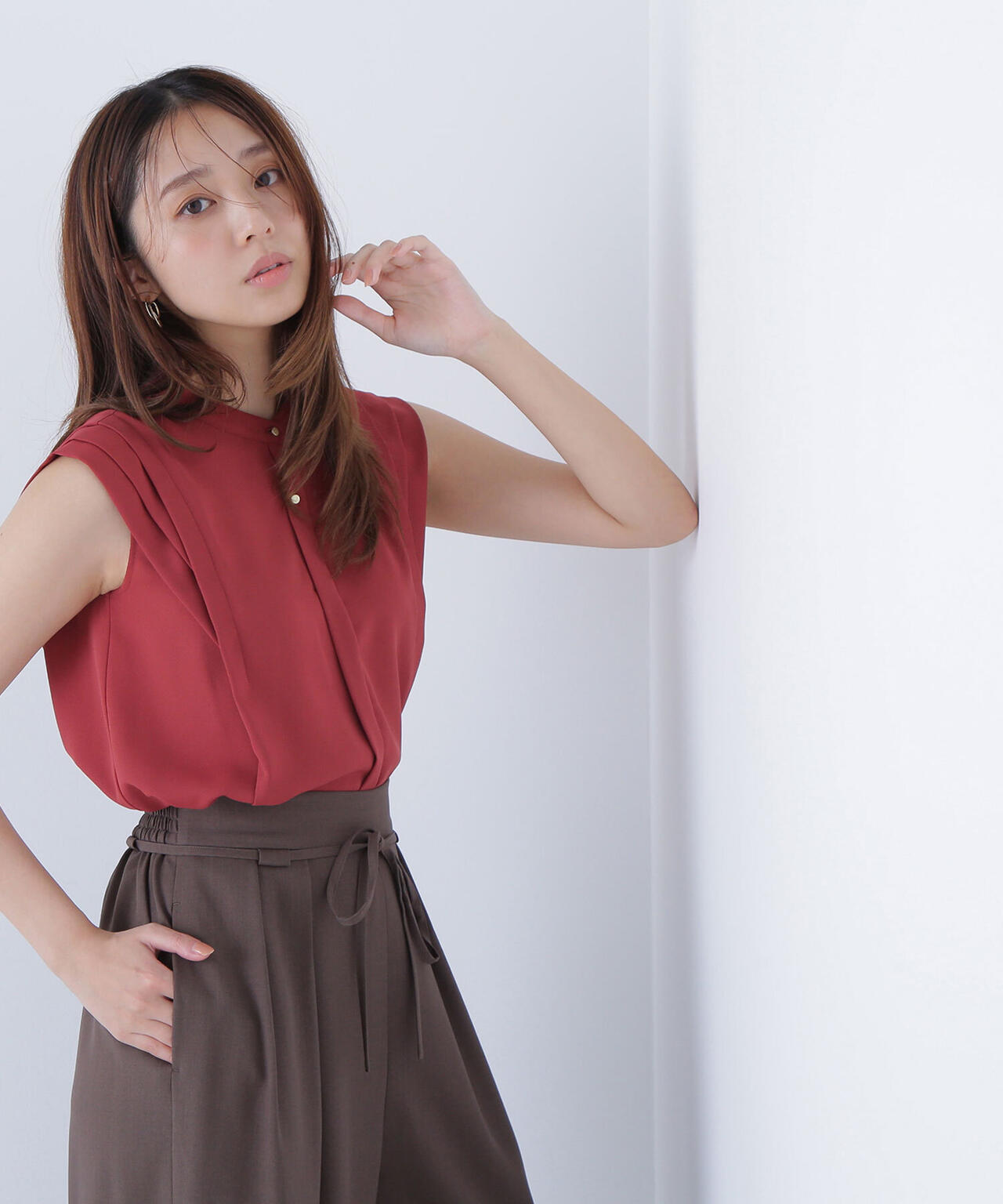 デザインショルダーブラウス