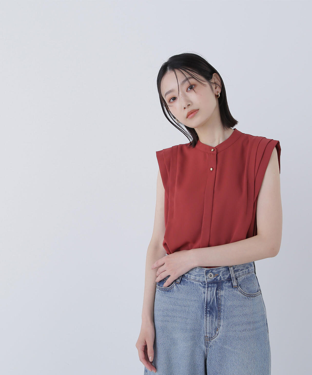 デザインショルダーブラウス