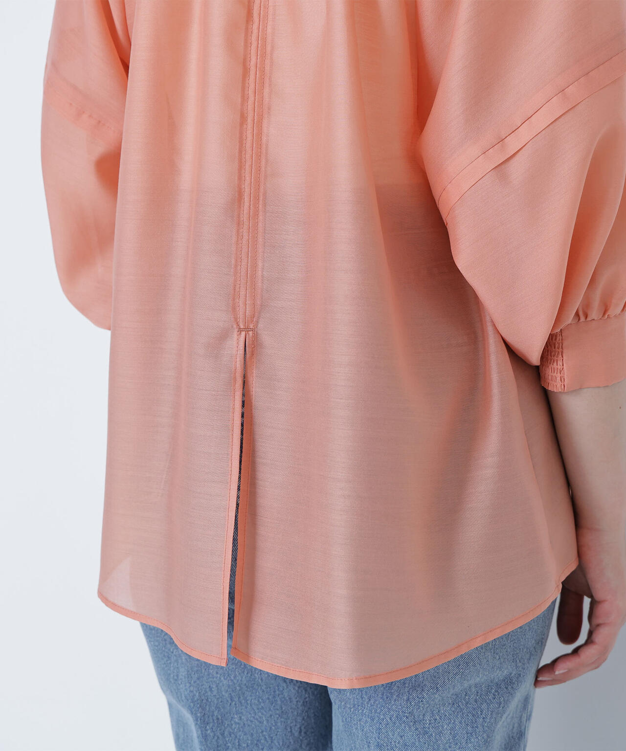 シャーリングネックドルマンブラウス