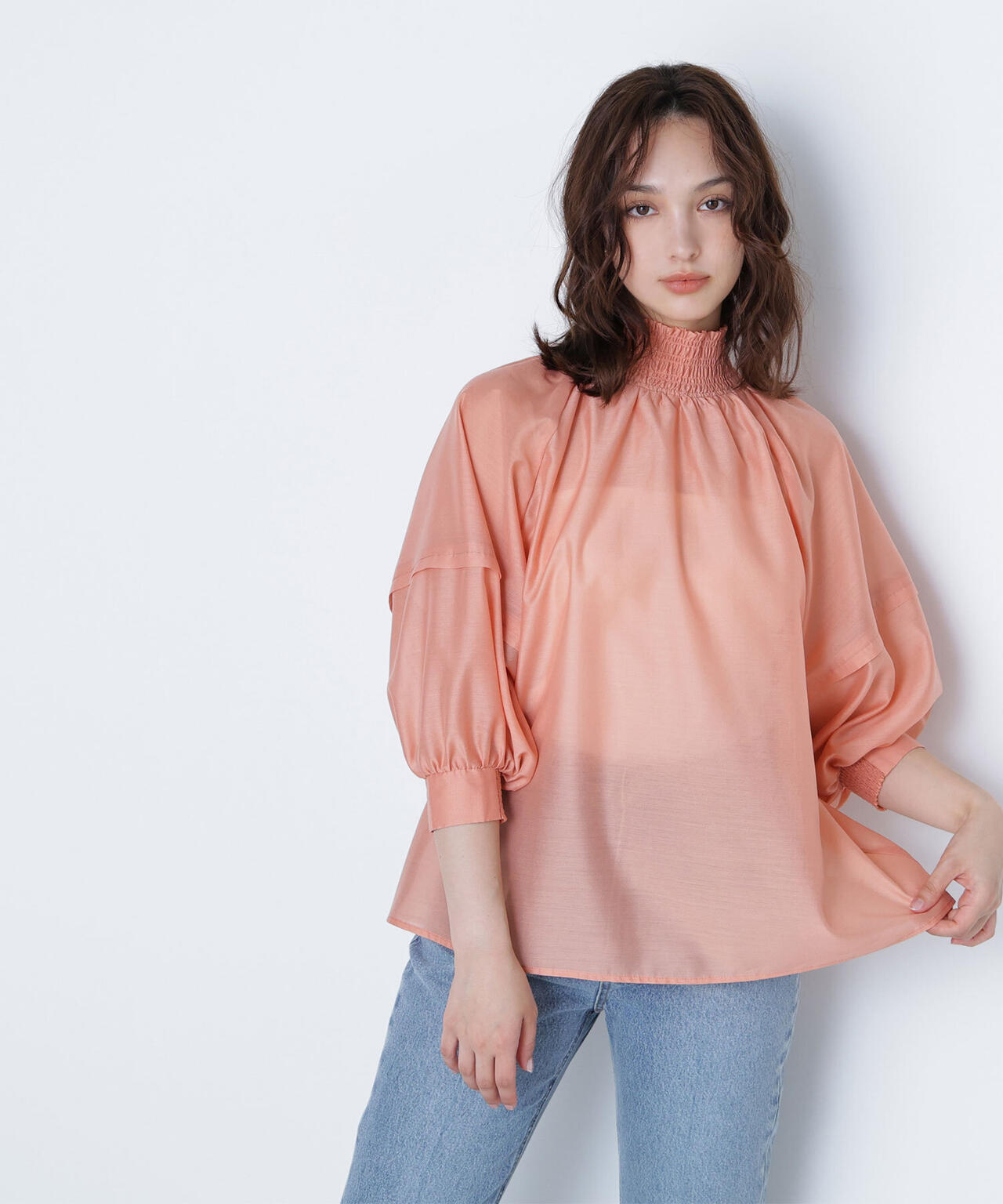 シャーリングネックドルマンブラウス
