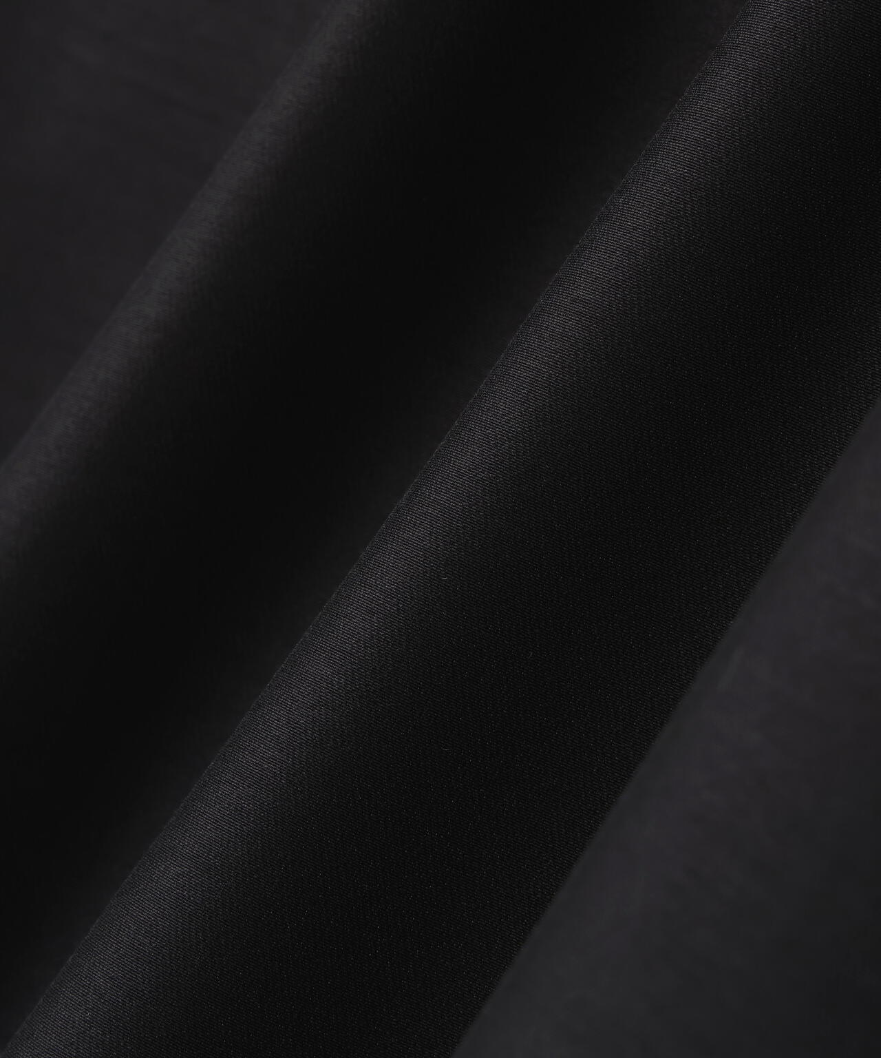 シャーリングネックフリルブラウス