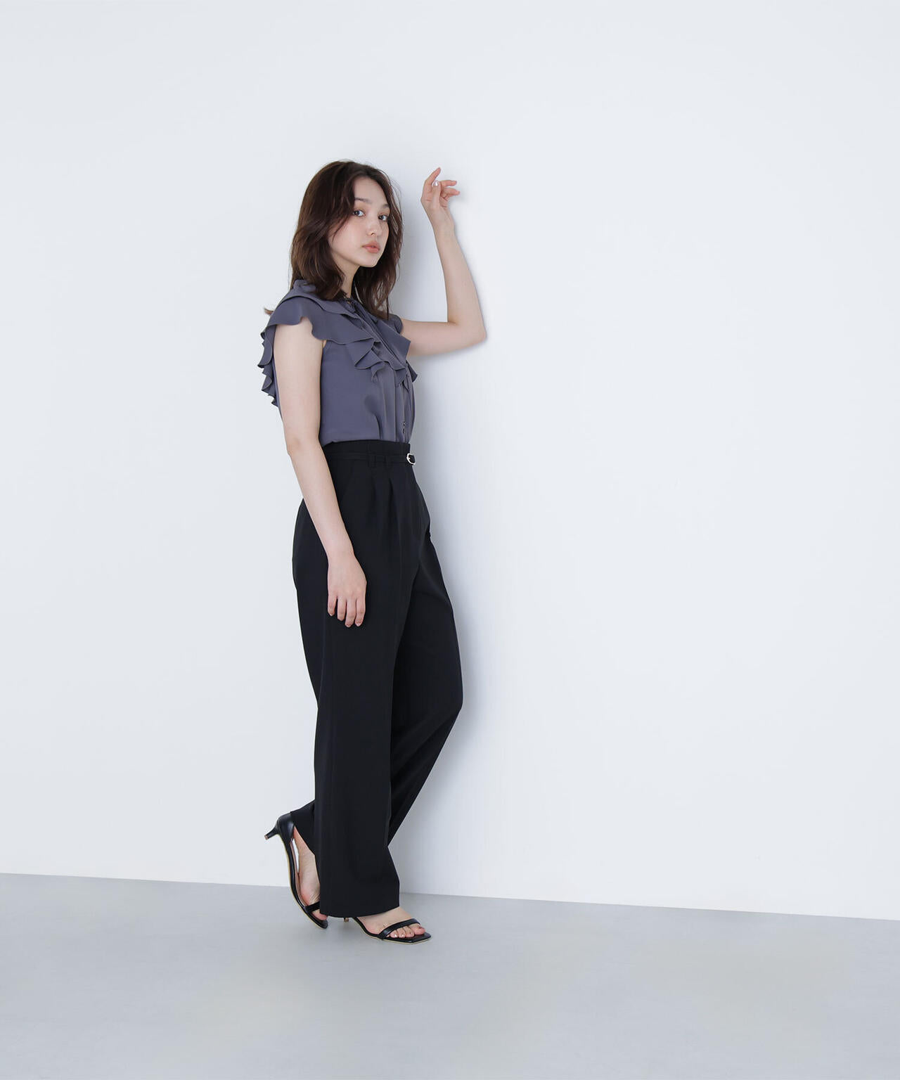 ラッフルショートスリーブブラウス