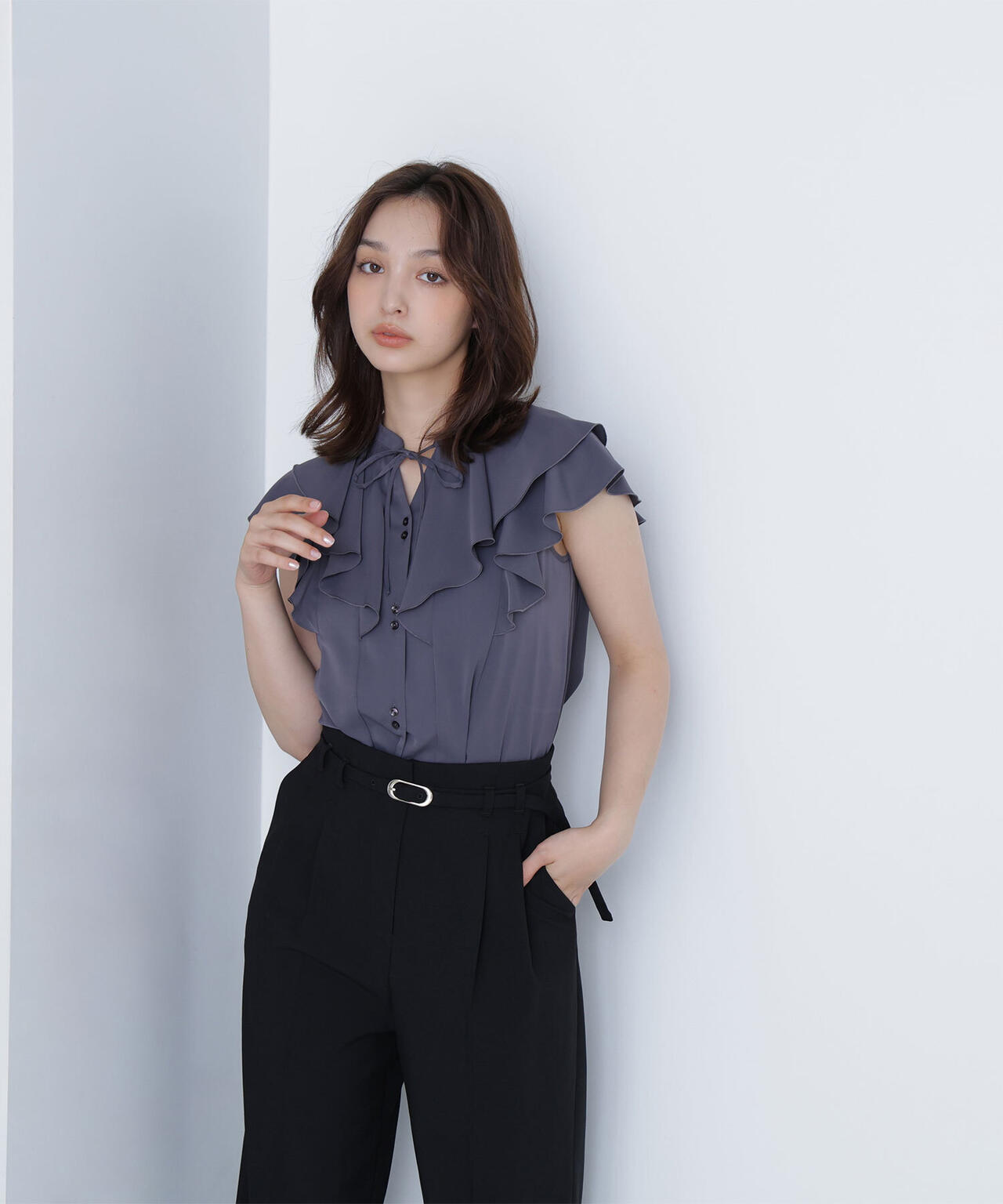 ラッフルショートスリーブブラウス