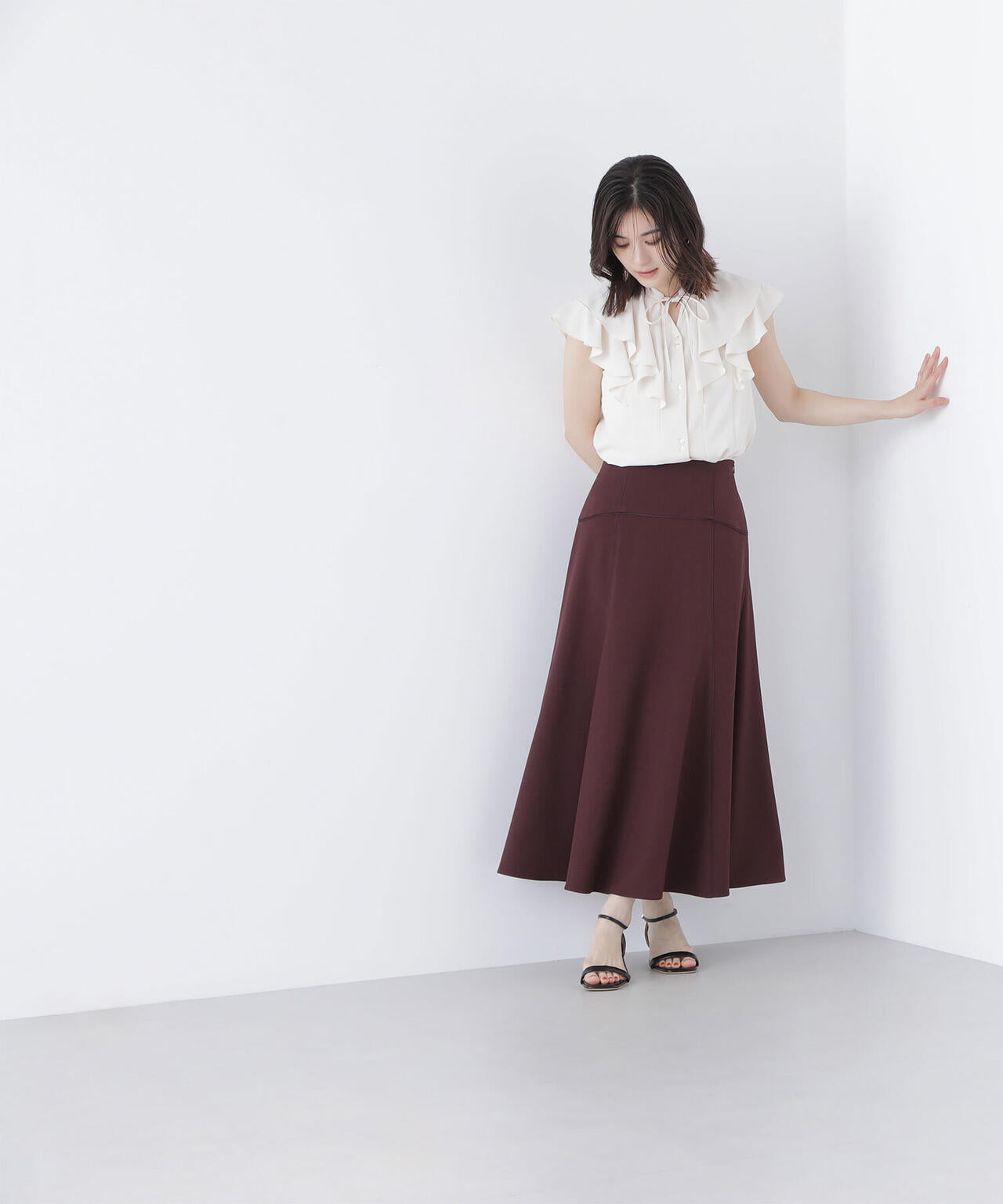 ラッフルショートスリーブブラウス