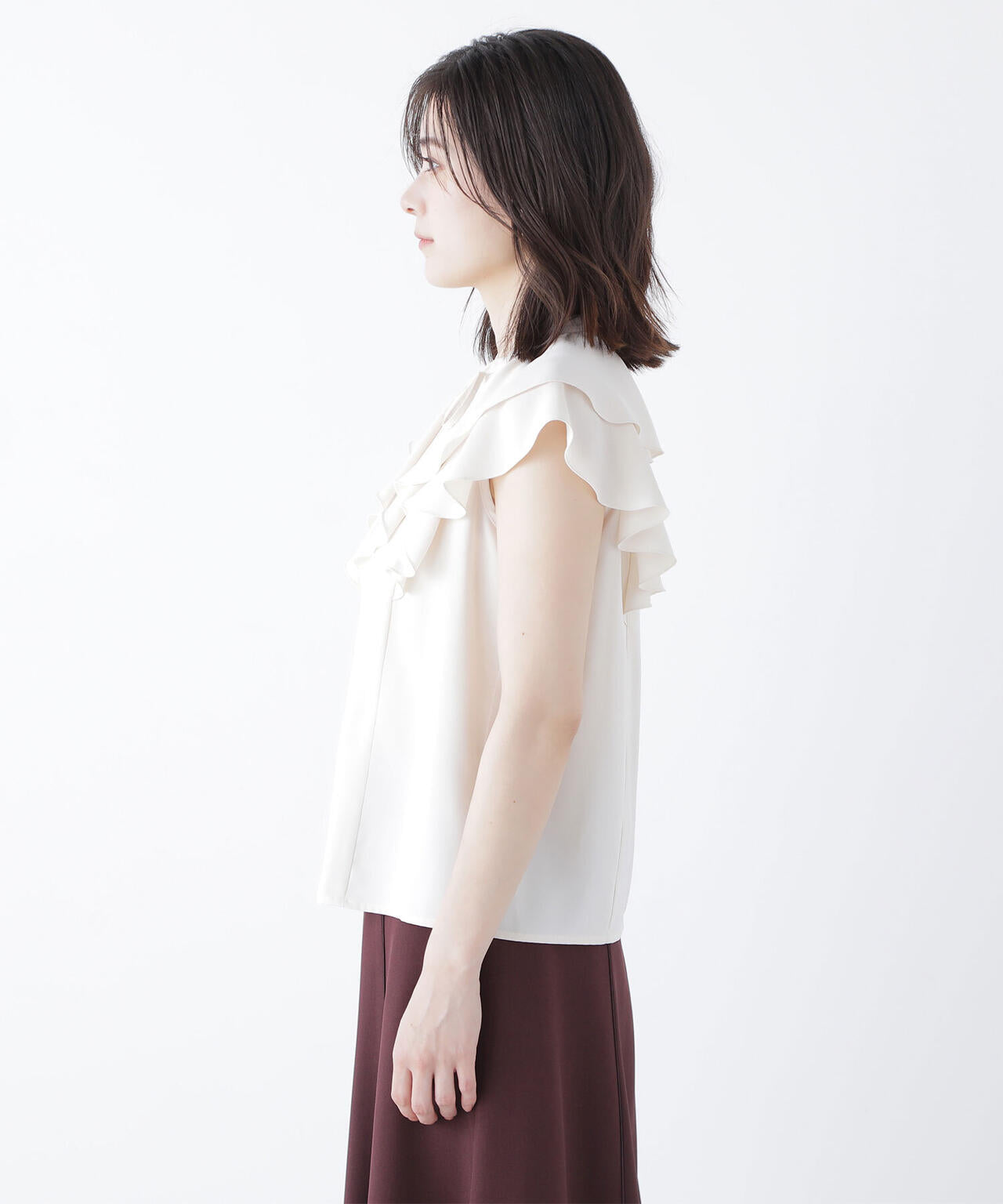 ラッフルショートスリーブブラウス