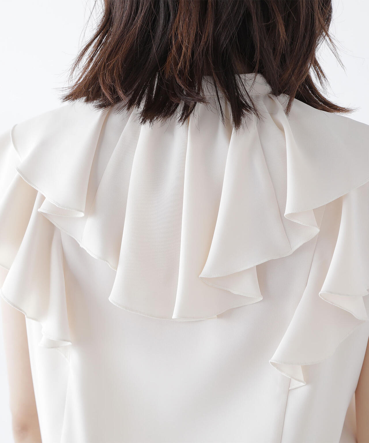 ラッフルショートスリーブブラウス