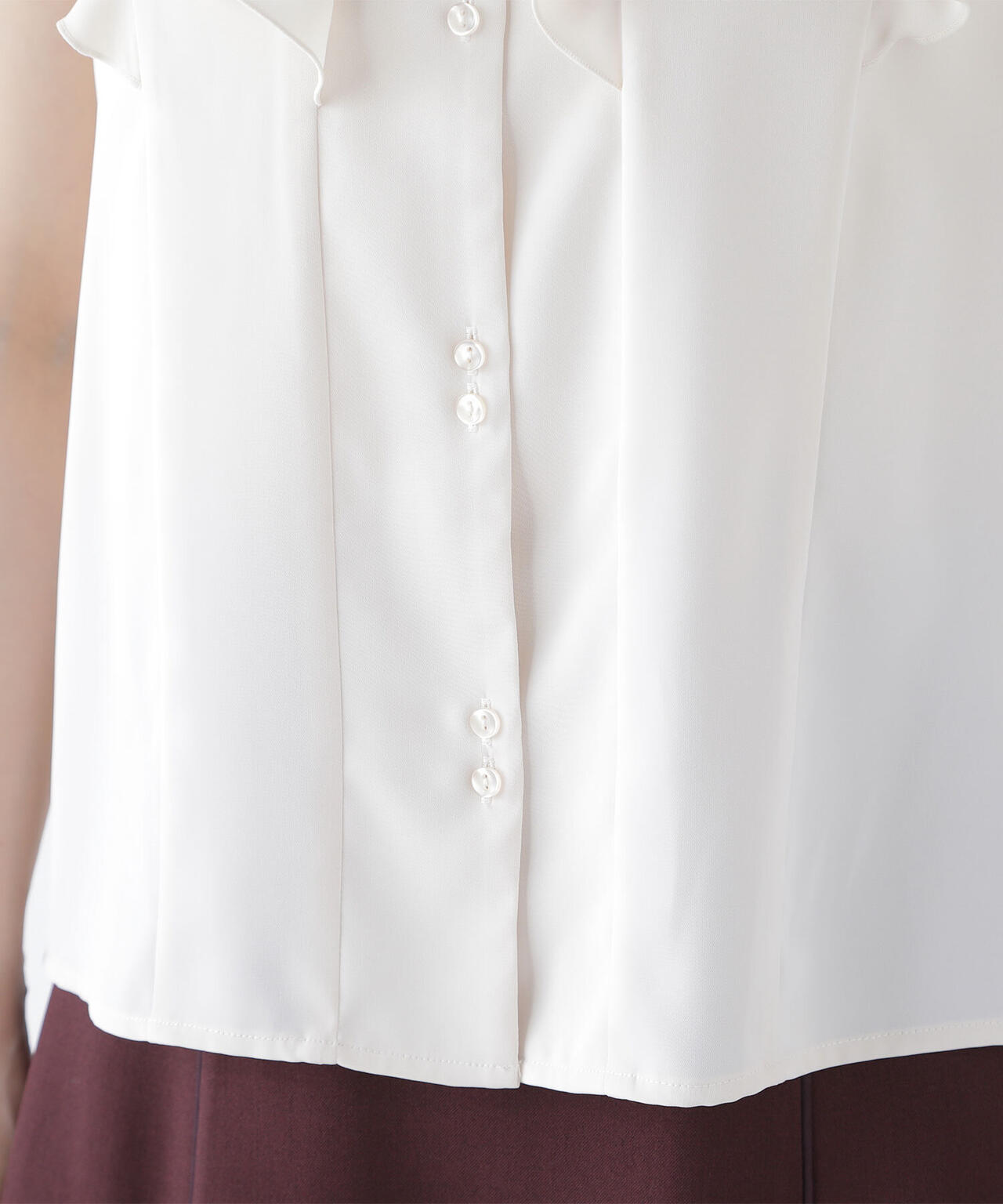 ラッフルショートスリーブブラウス