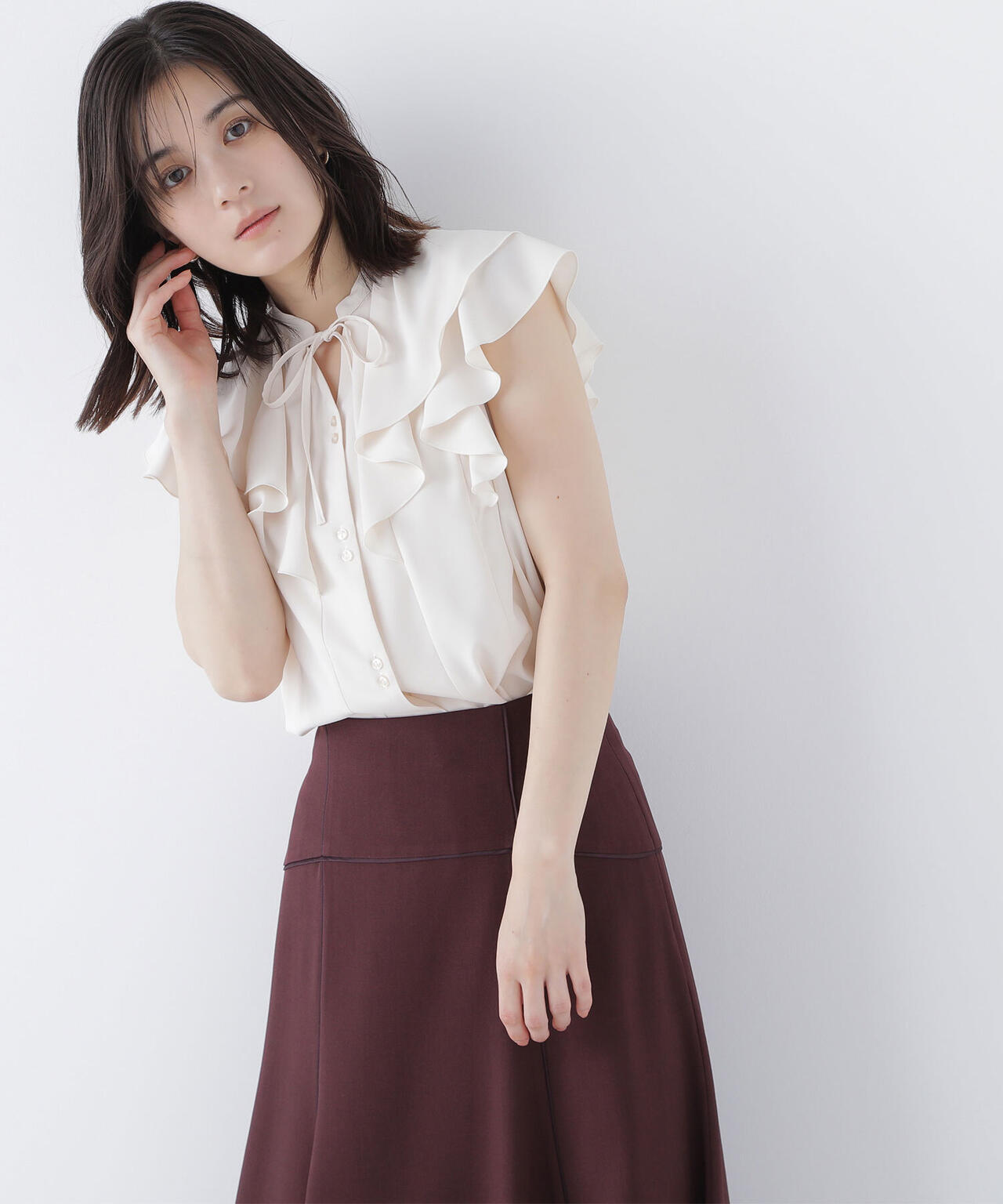 ラッフルショートスリーブブラウス