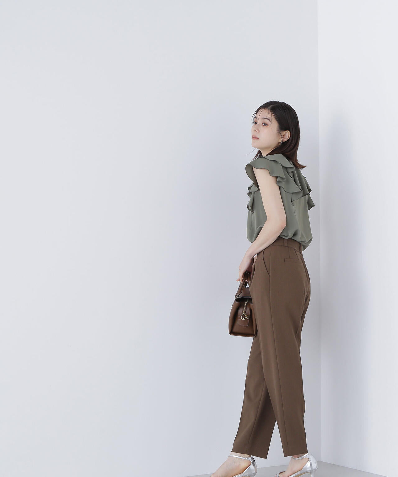 ラッフルショートスリーブブラウス