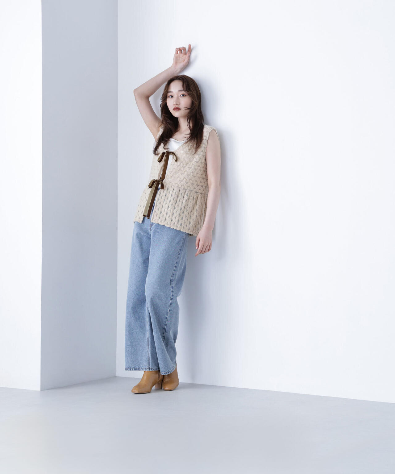 フェザーレースジレ