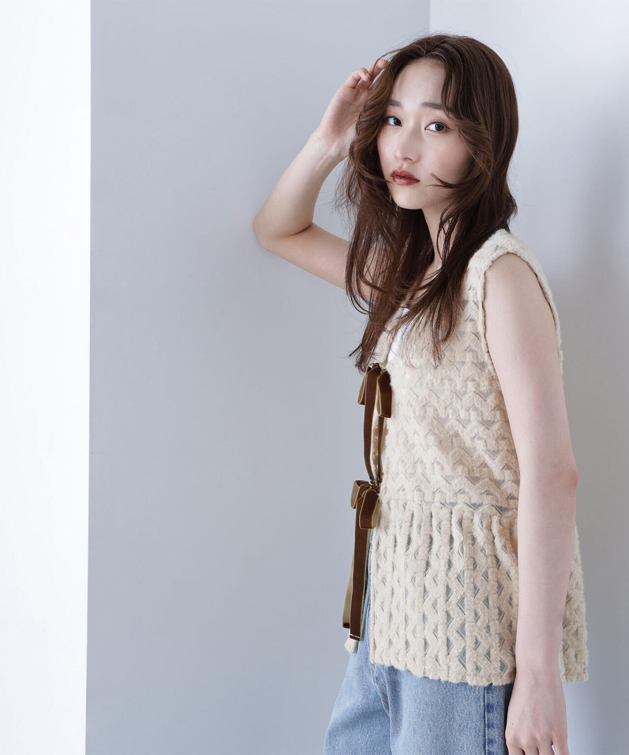 フェザーレースジレ