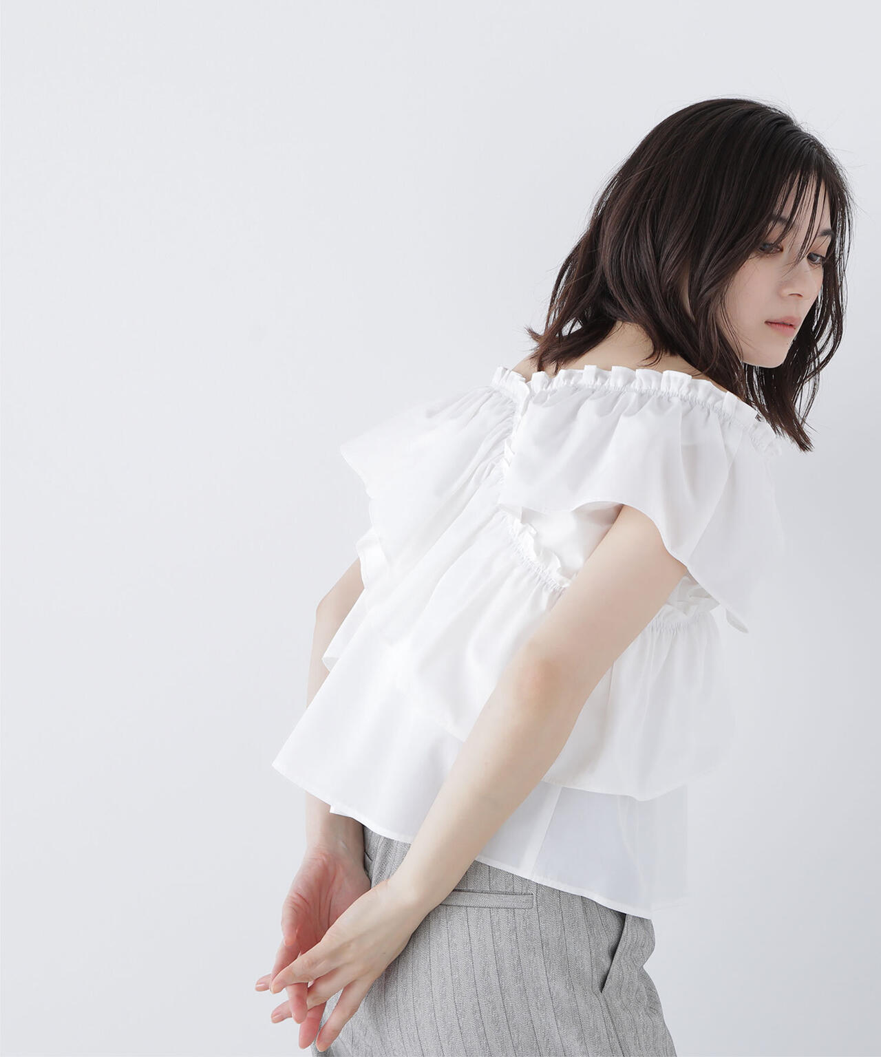 クロスフリルギャザーブラウス