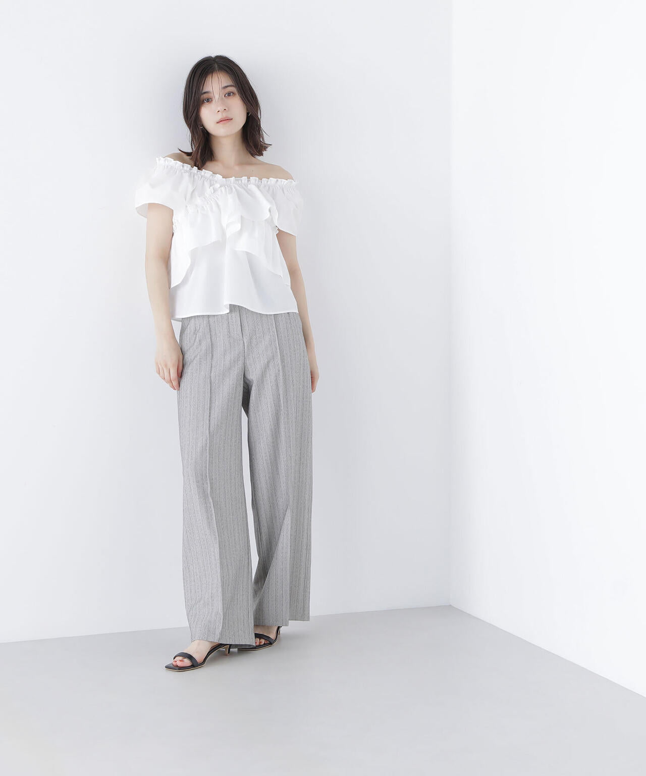 クロスフリルギャザーブラウス