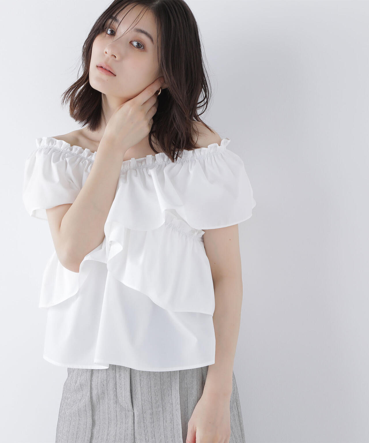 クロスフリルギャザーブラウス