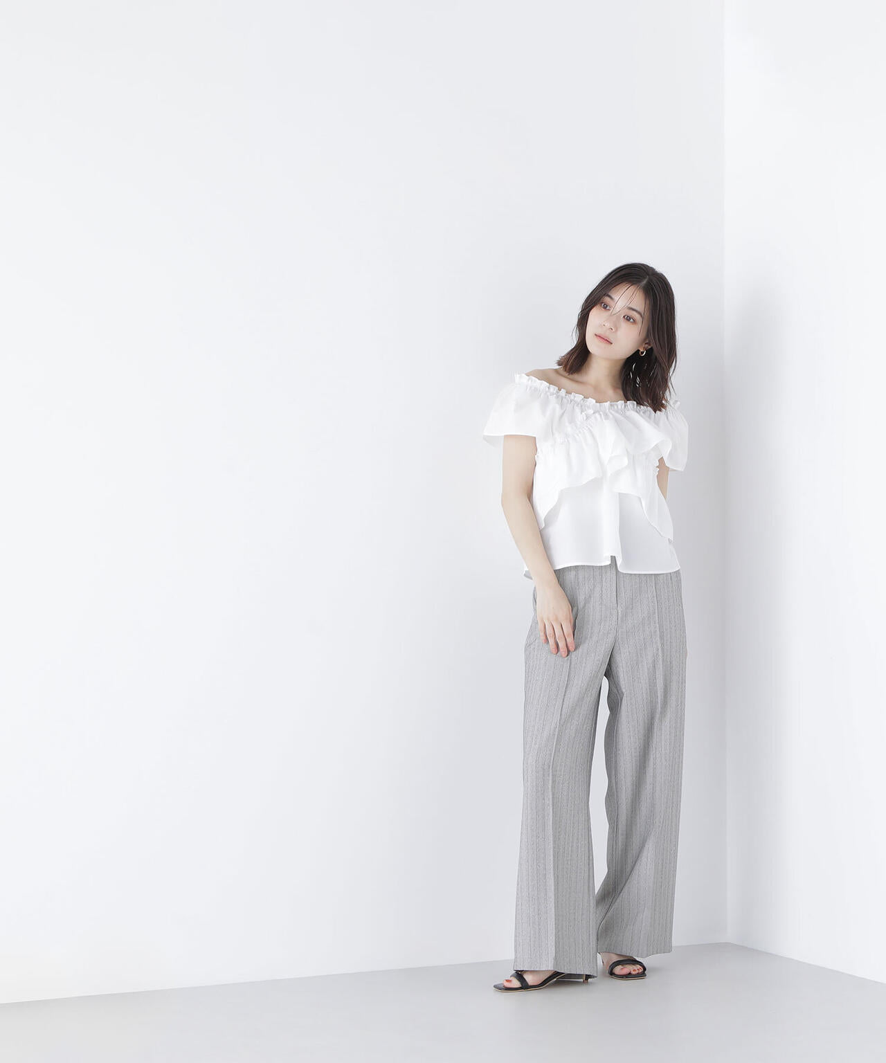 クロスフリルギャザーブラウス