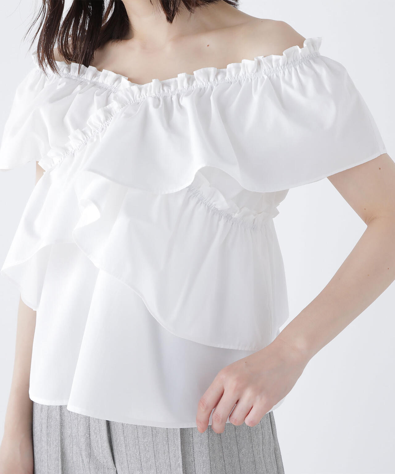 クロスフリルギャザーブラウス