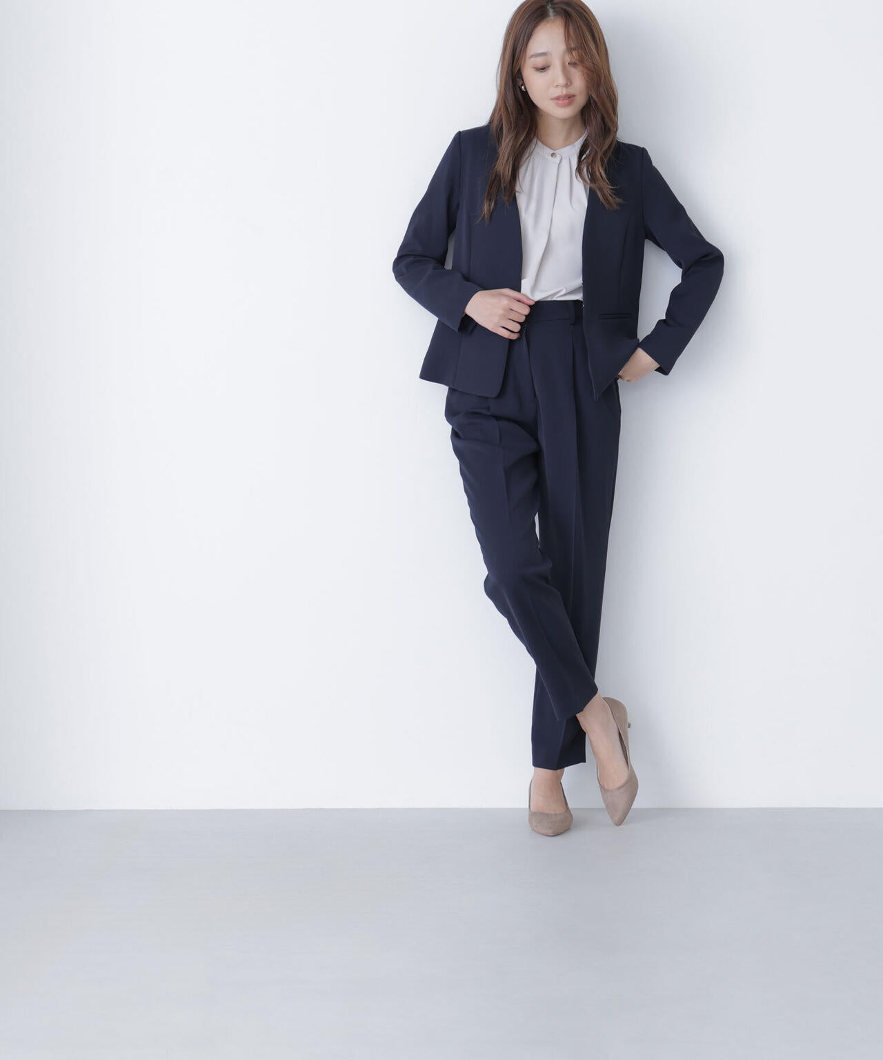 フロントタックブラウス