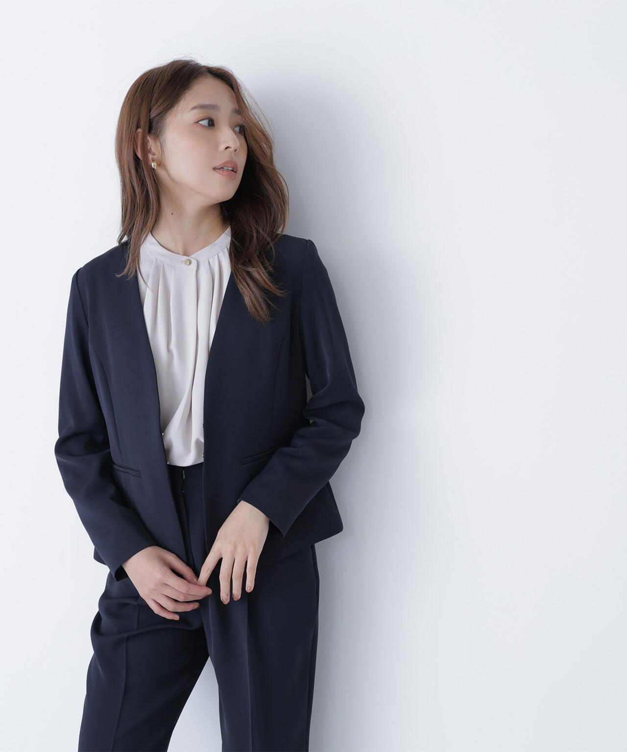 フロントタックブラウス