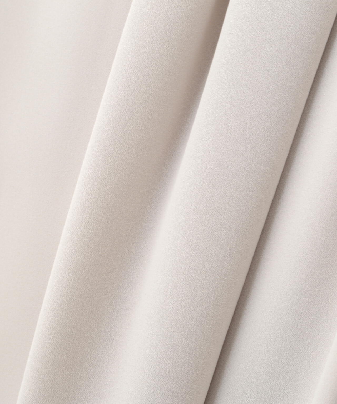 フロントタックブラウス