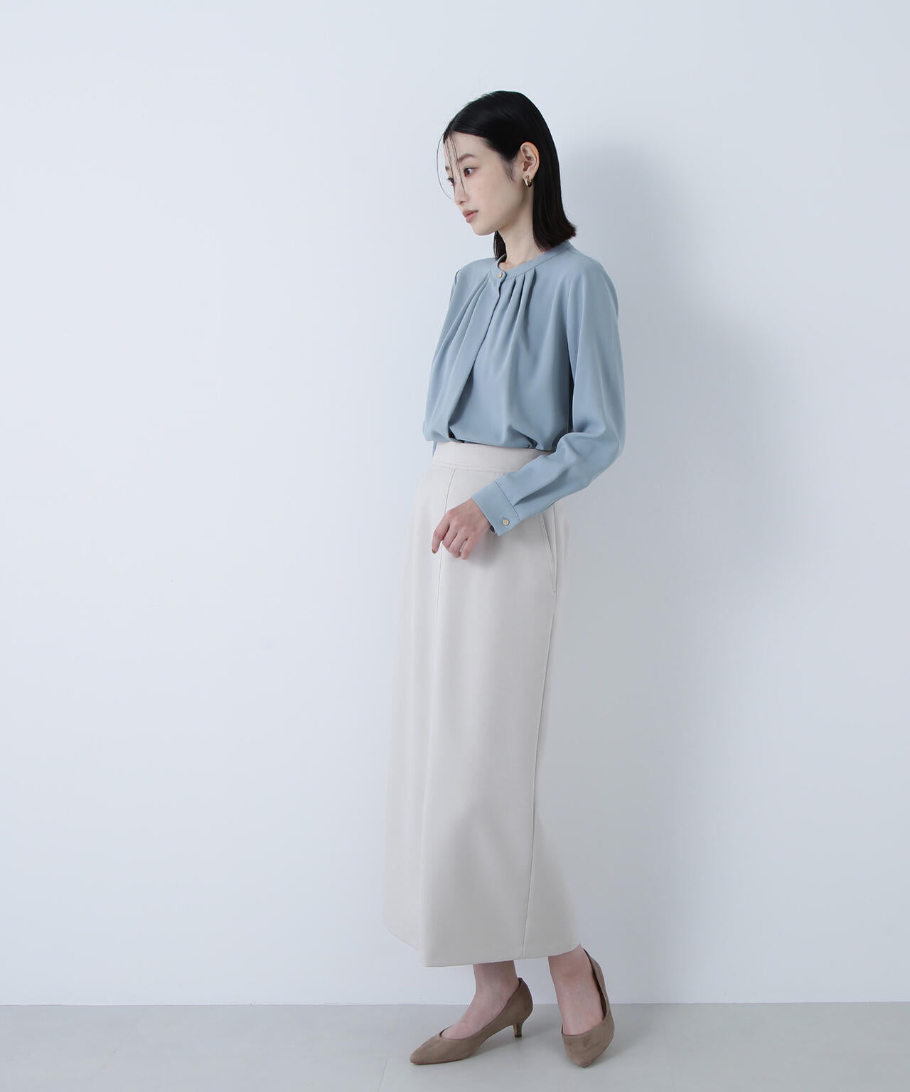 フロントタックブラウス