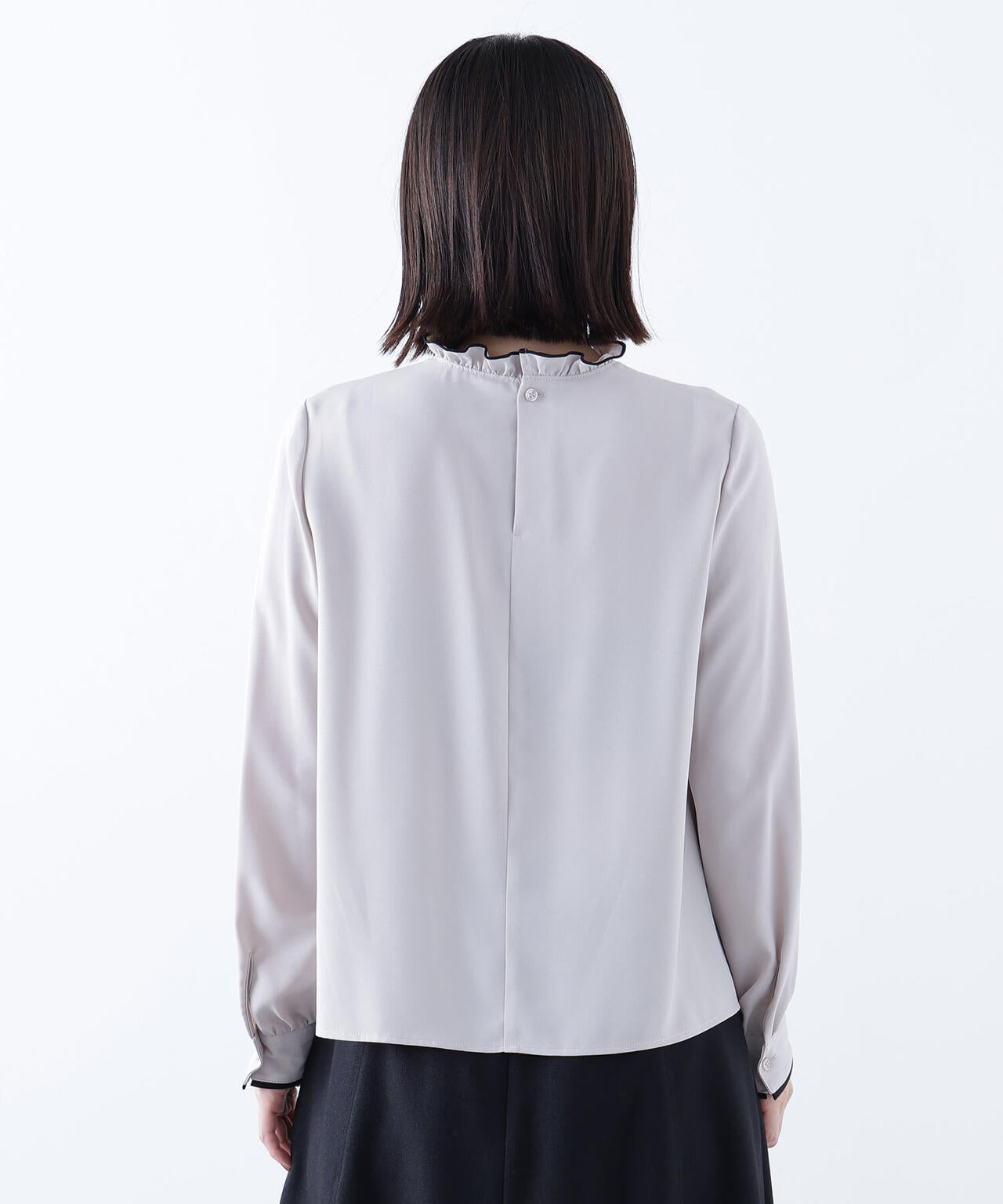 バイカラーフリルネックブラウス