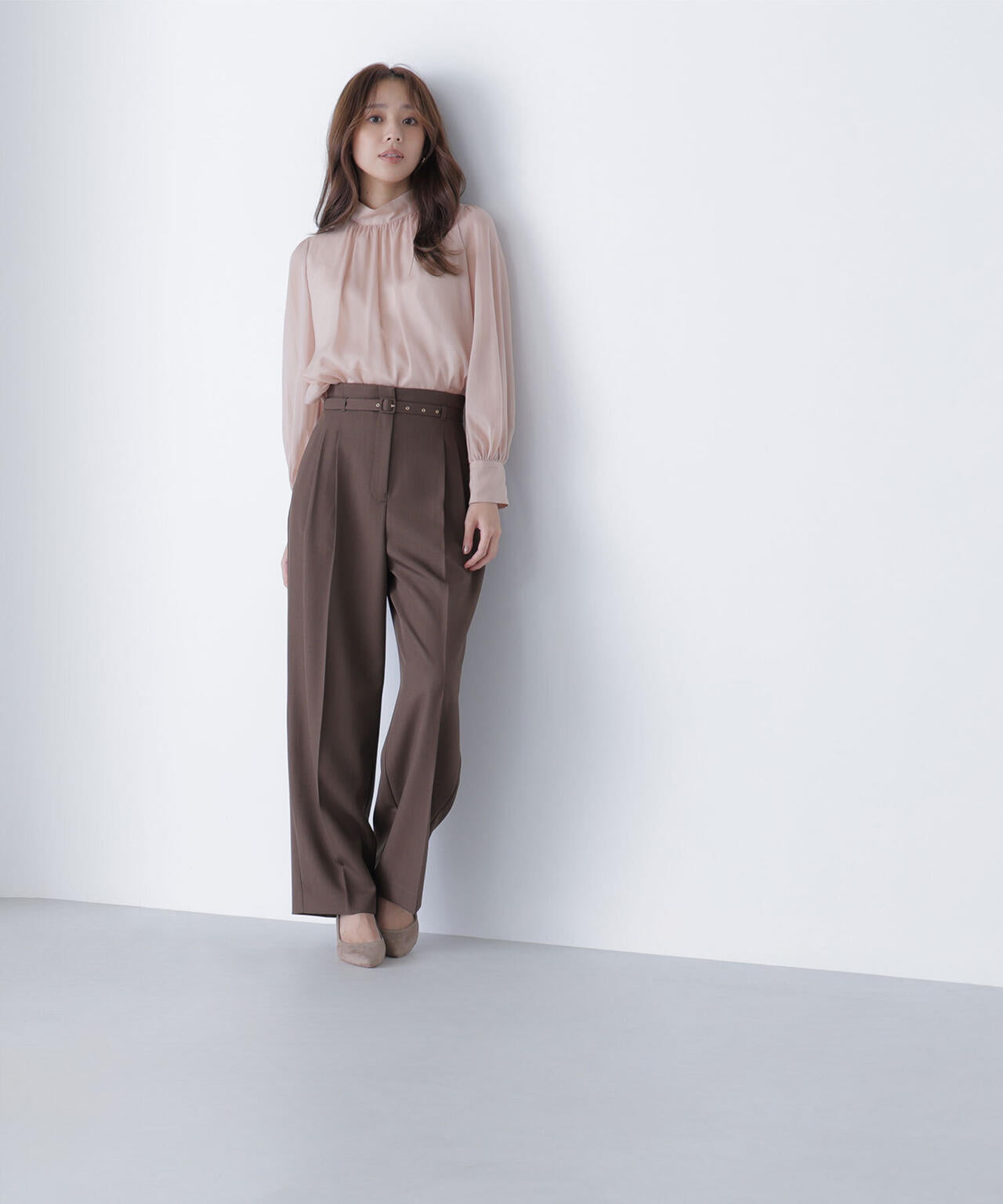 ハイネックボリュームシアーブラウス