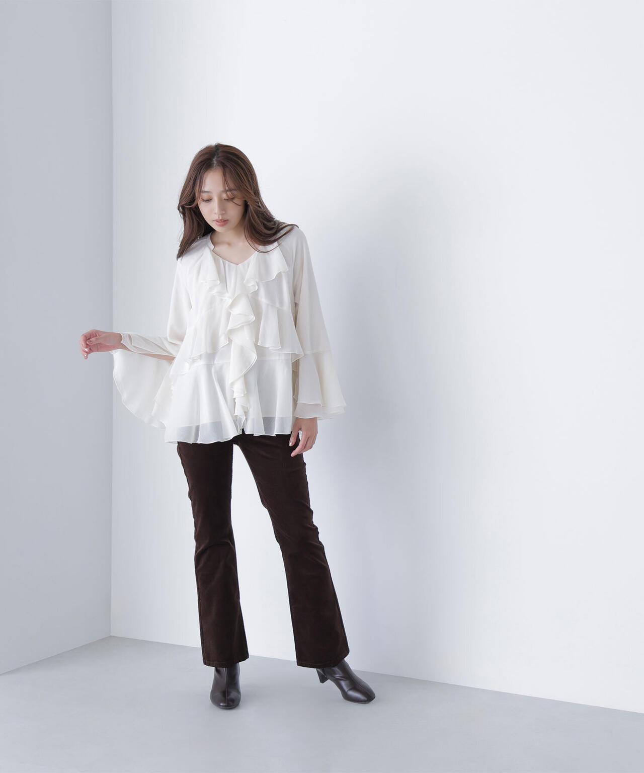 ラッフルフリルチュニックブラウス