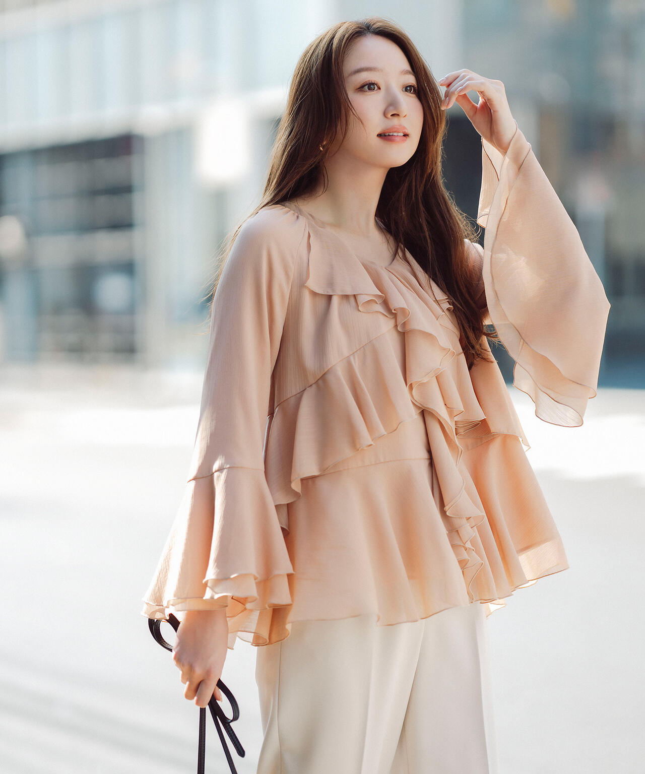 ラッフルフリルチュニックブラウス